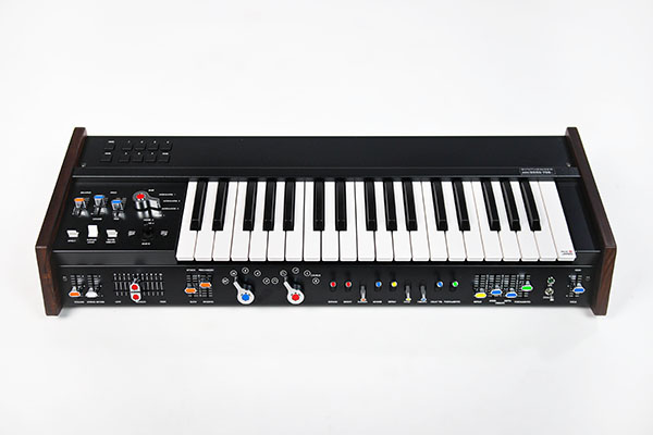 MiniKorg 700FS