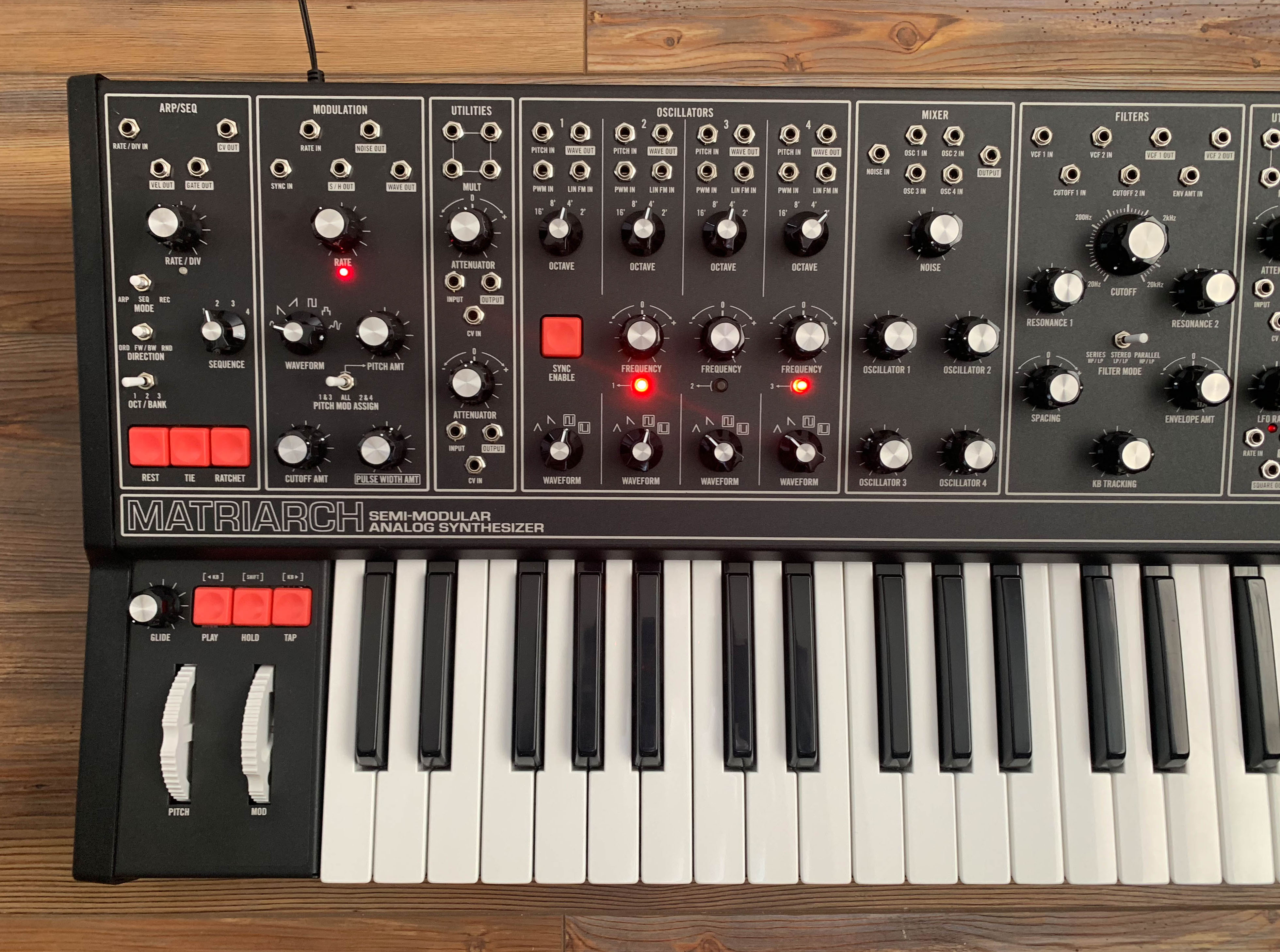 Moog Matriarch Dark