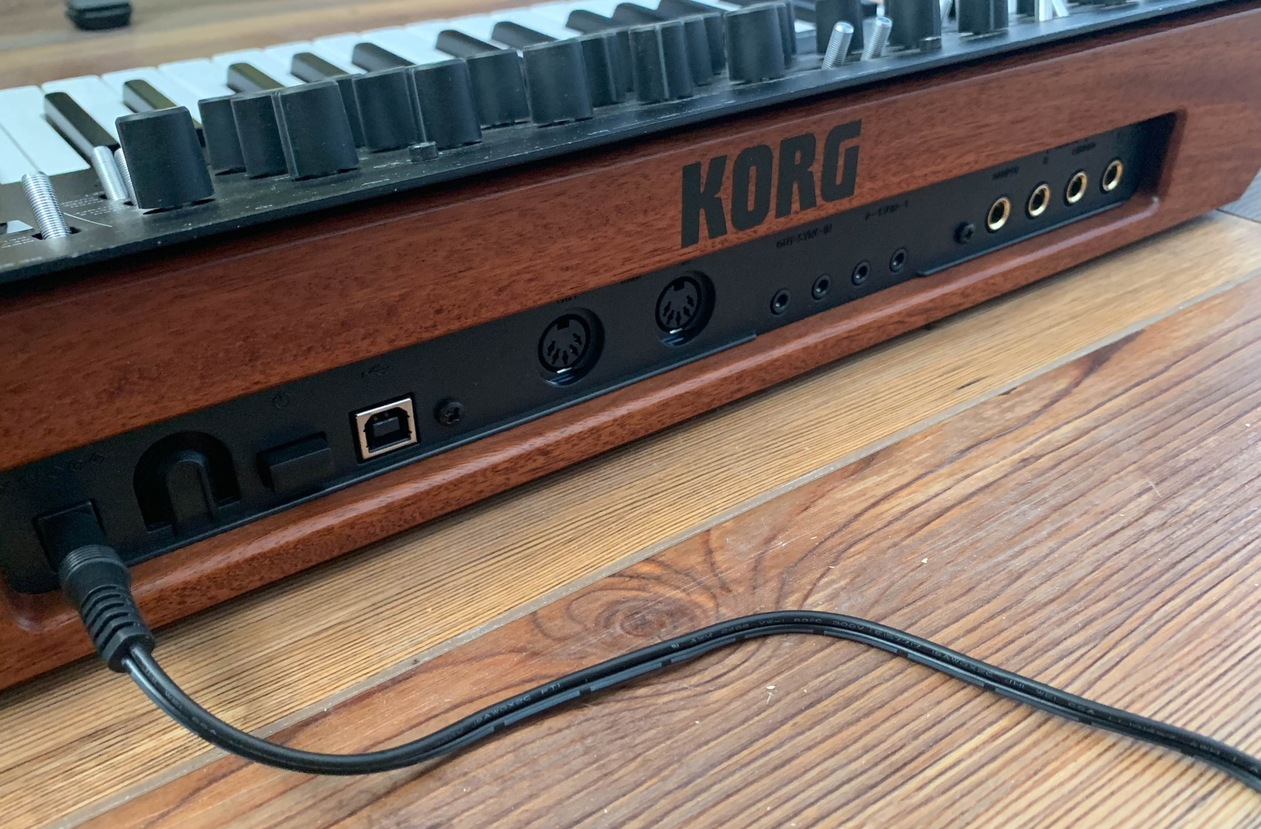 Korg Minilogue XD