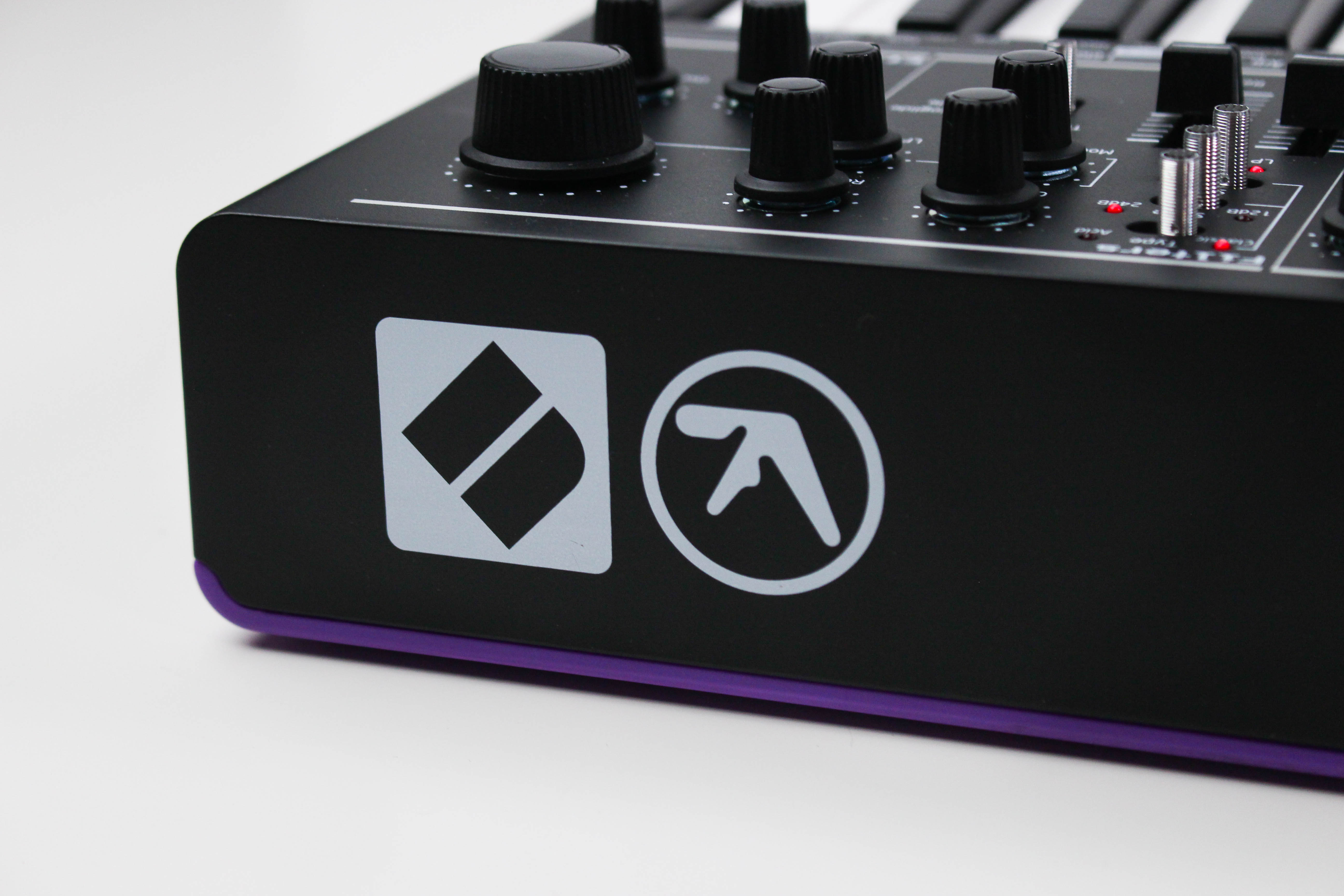 Novation AFX Station