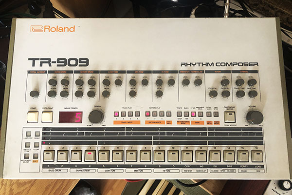 TR-909