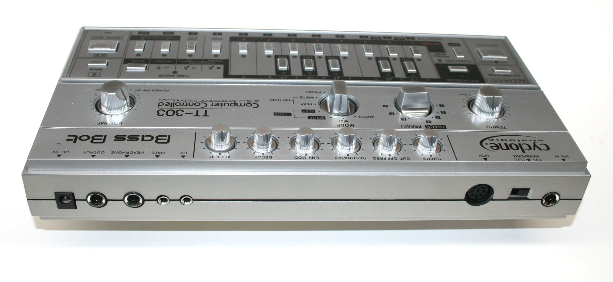 Cyclone Analogic TT-303 Bass Bot