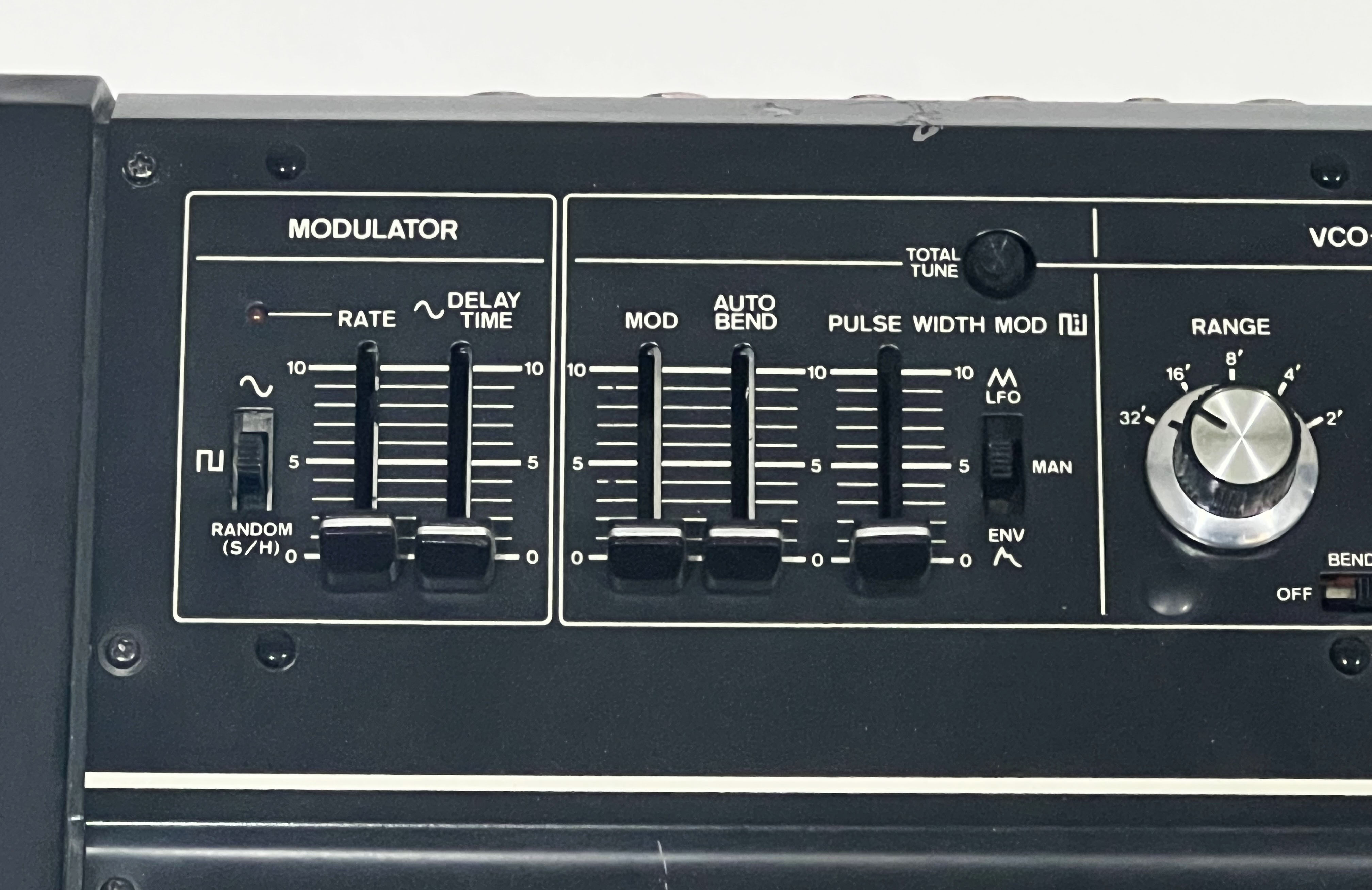 Roland SH-2 synthesizer