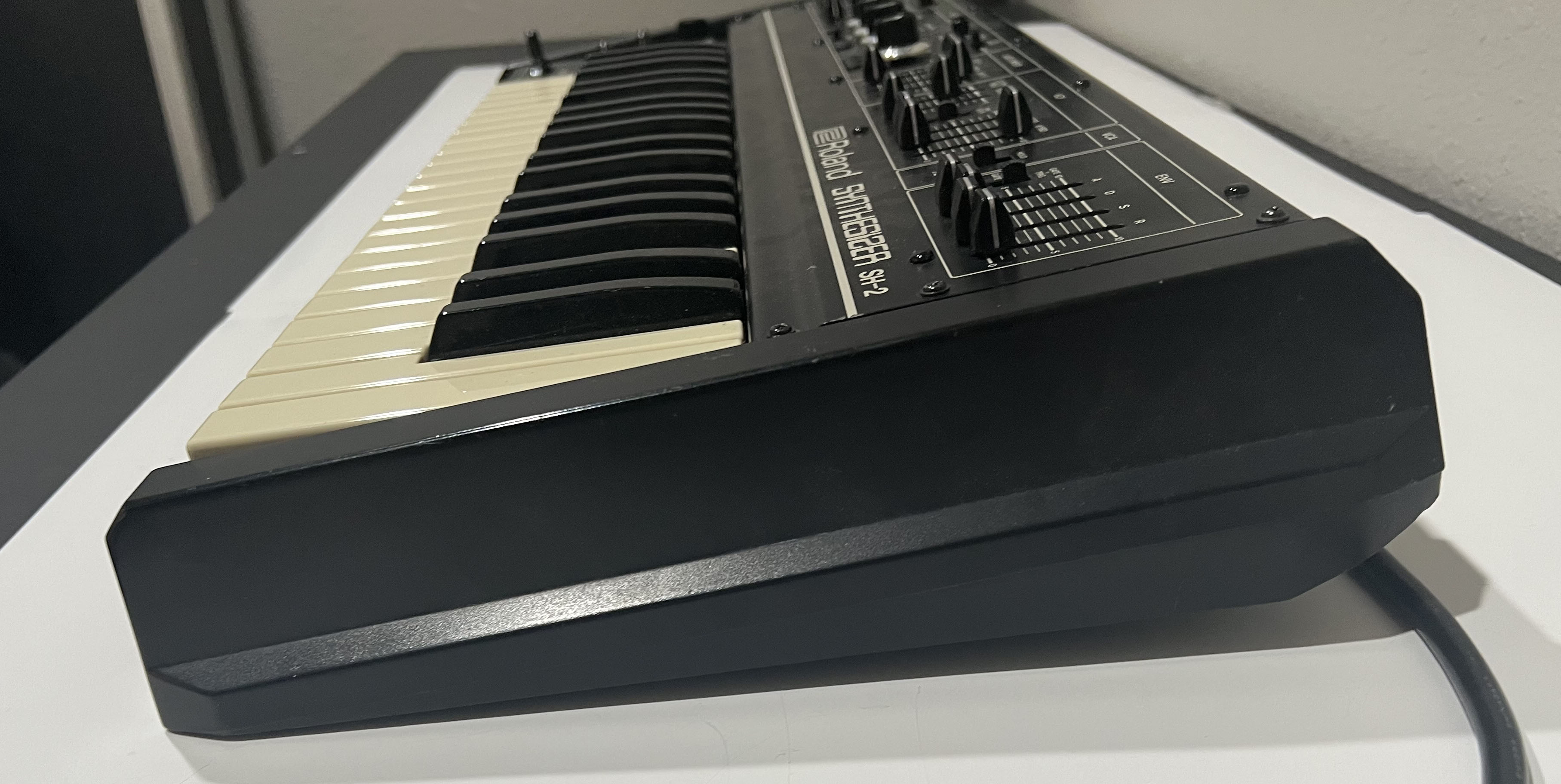 Roland SH-2 synthesizer