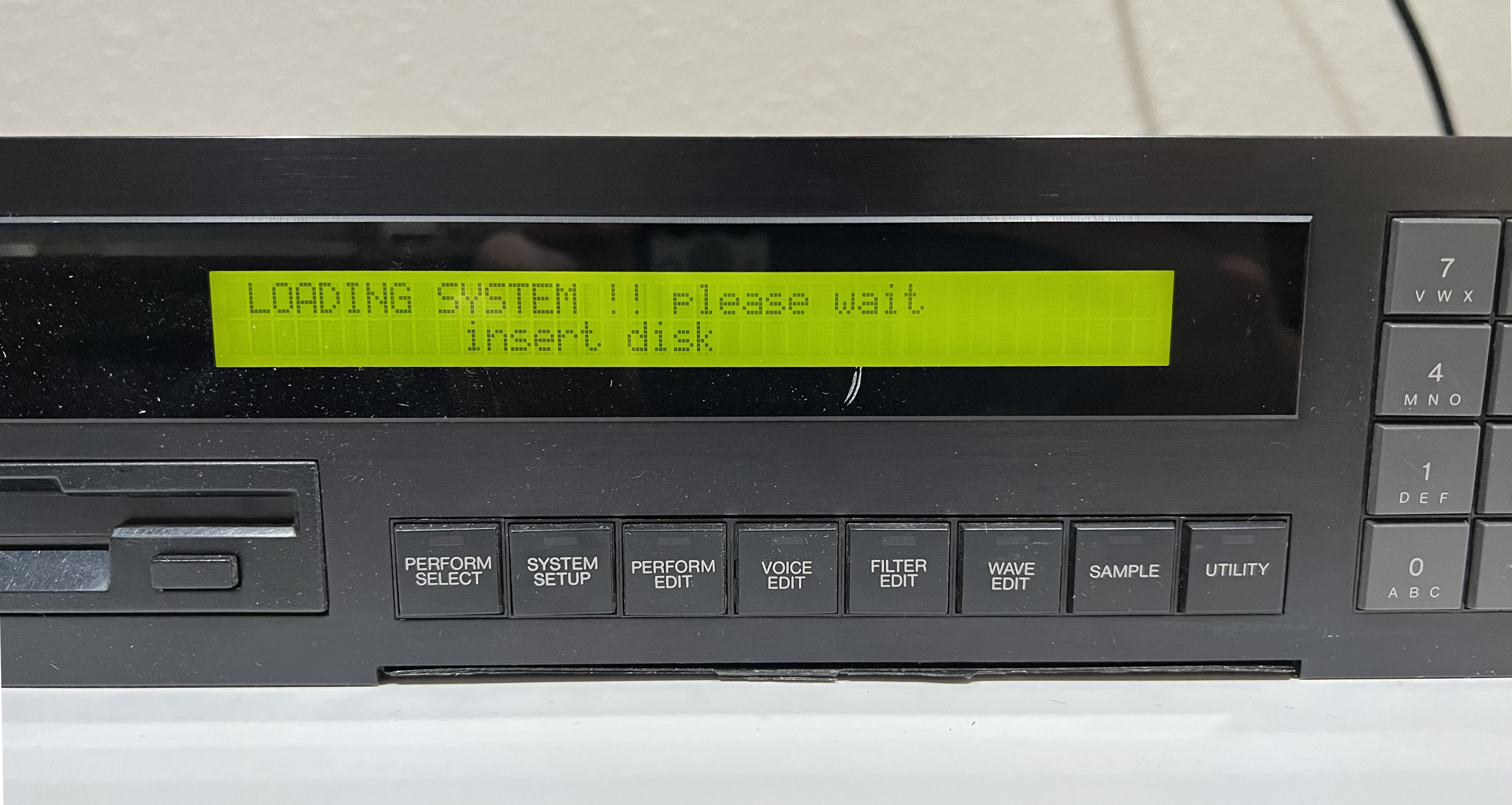 Yamaha TX16W sampler