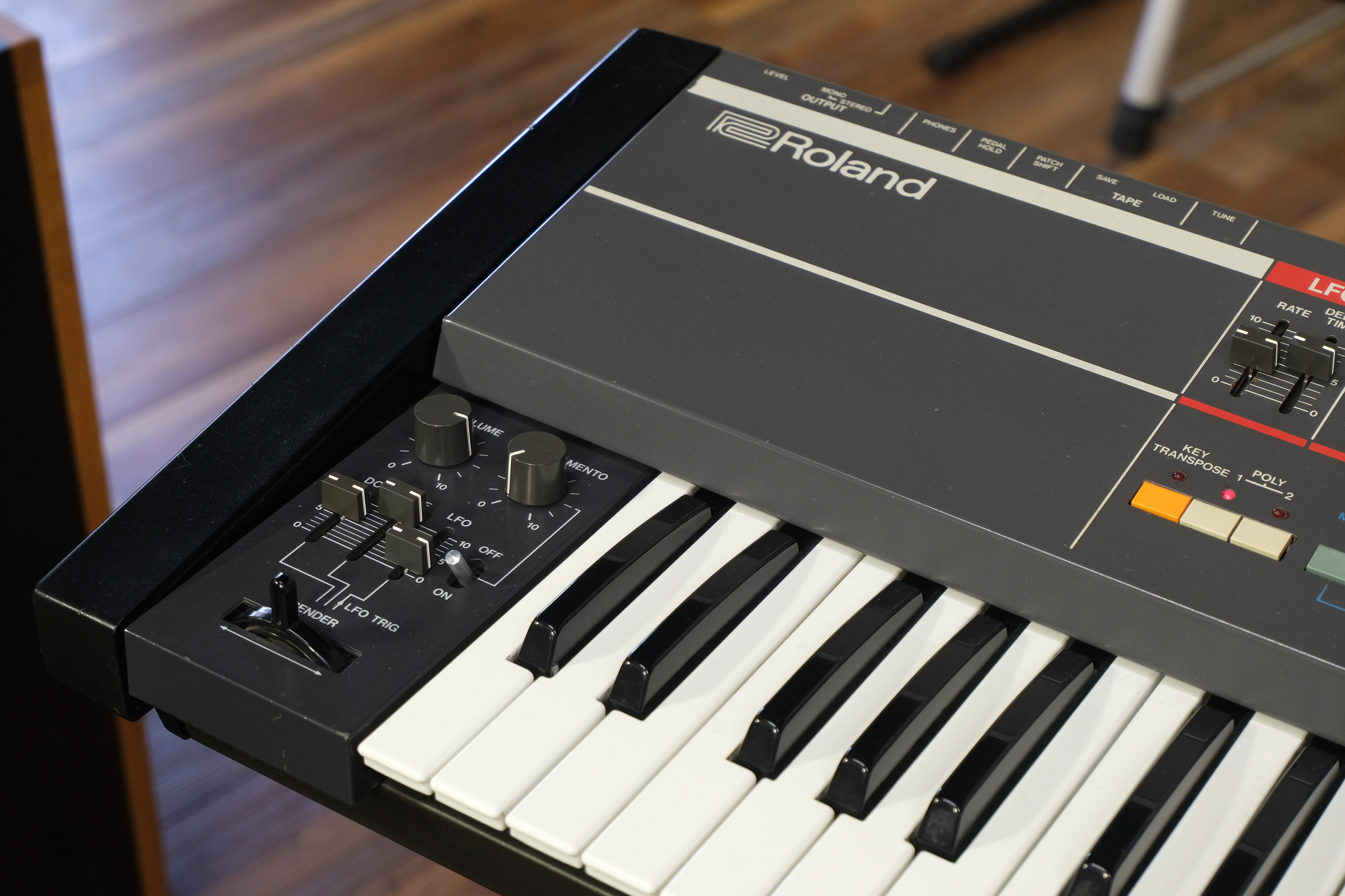 Roland Juno-106