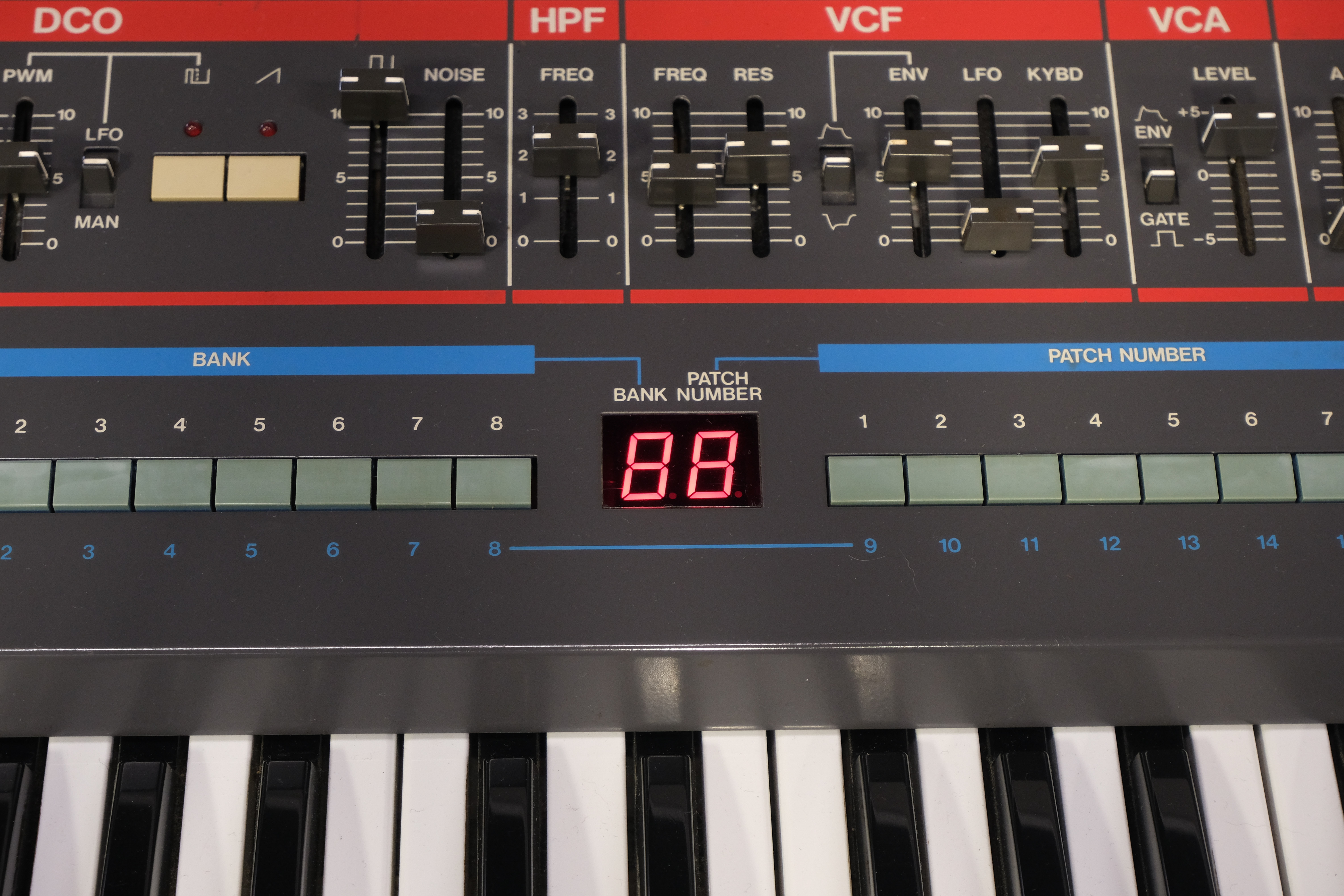 Roland Juno-106
