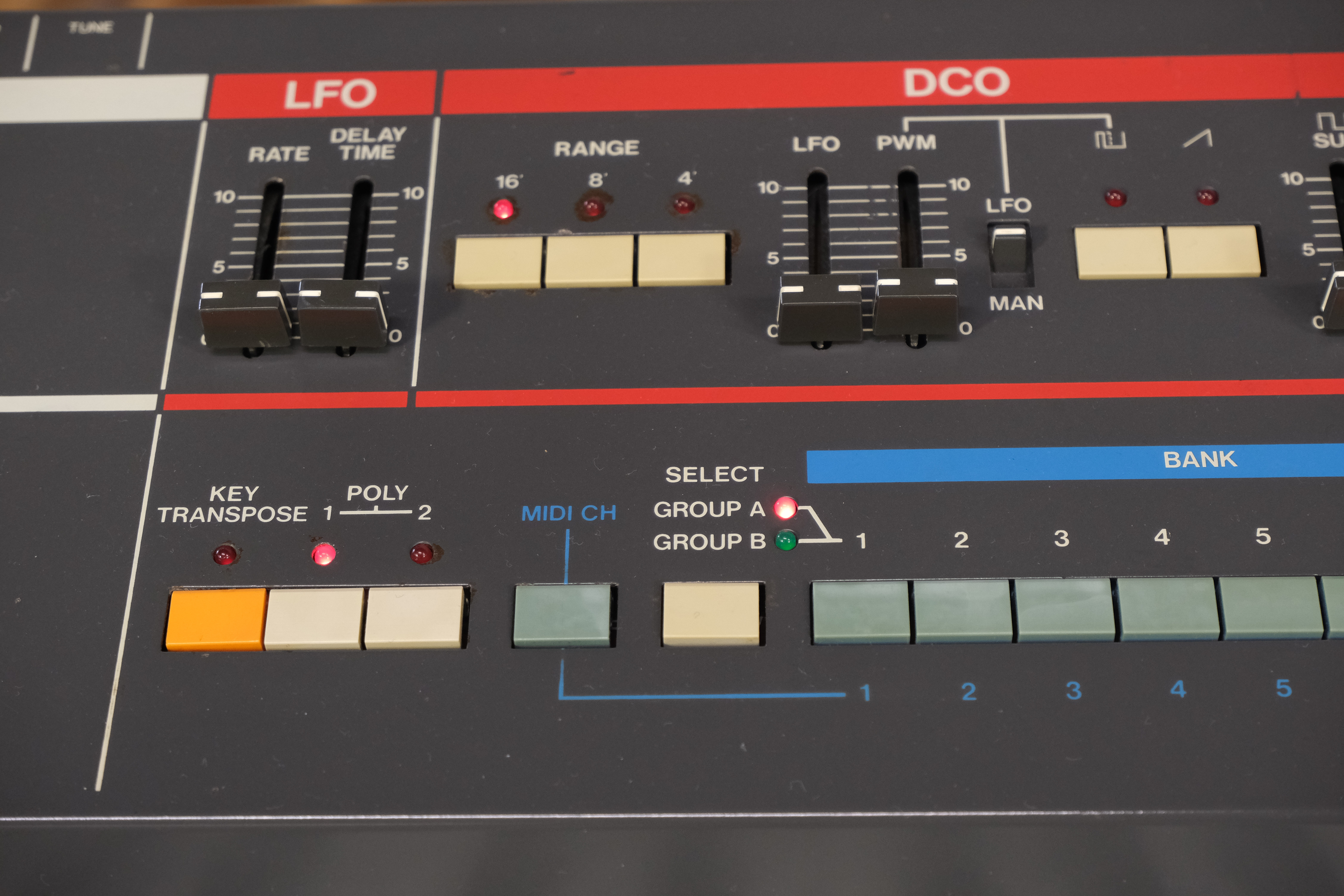 Roland Juno-106