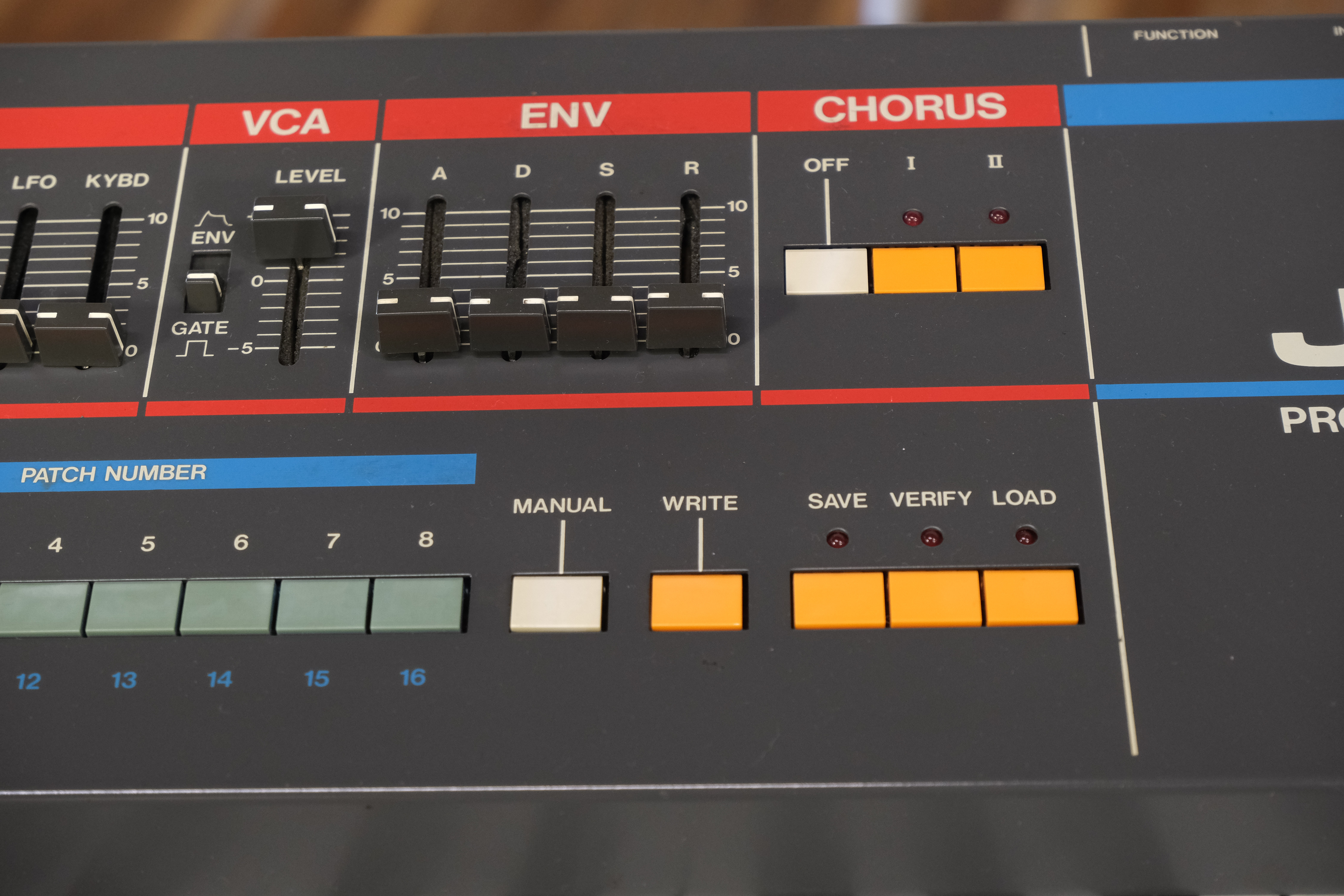 Roland Juno-106