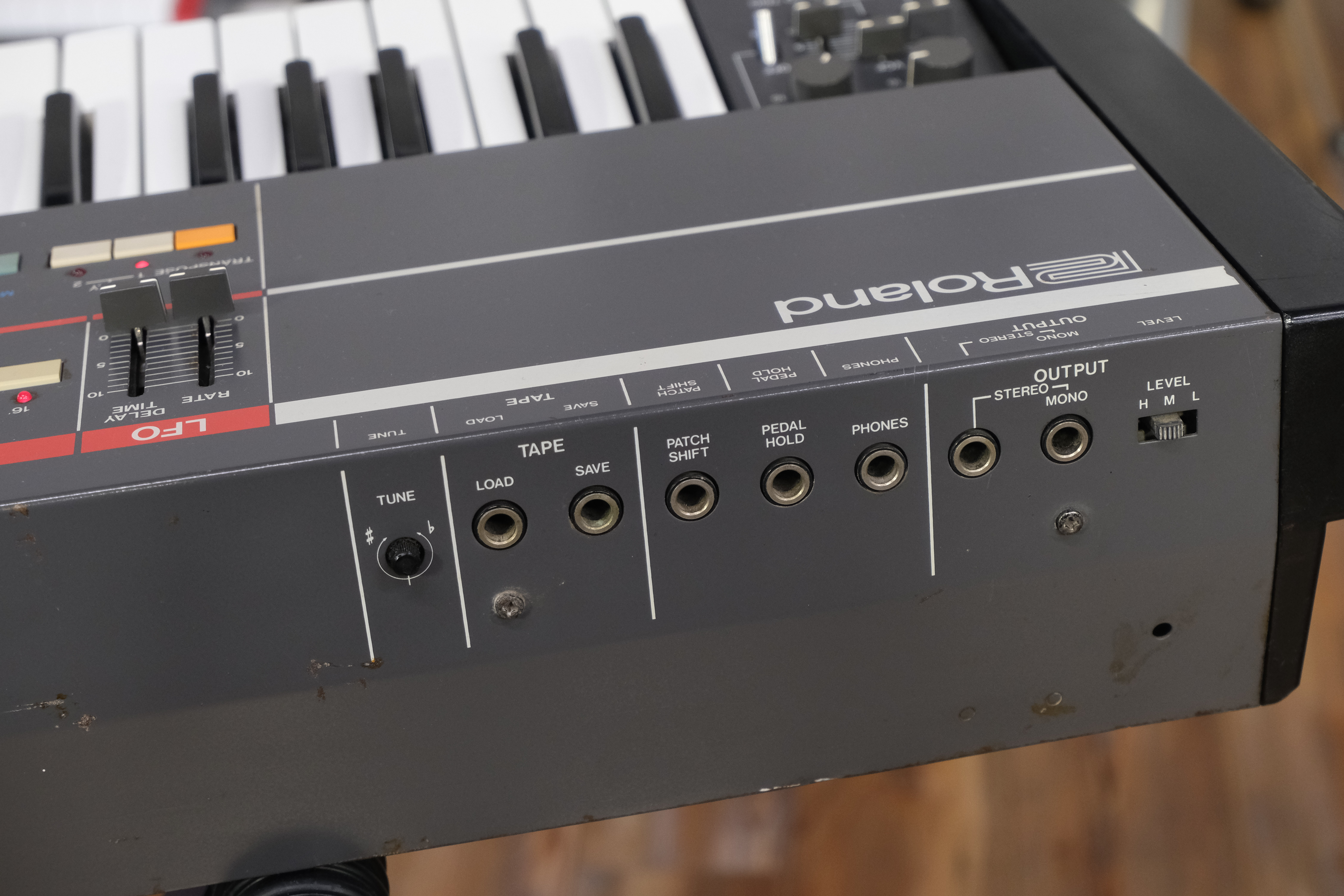 Roland Juno-106