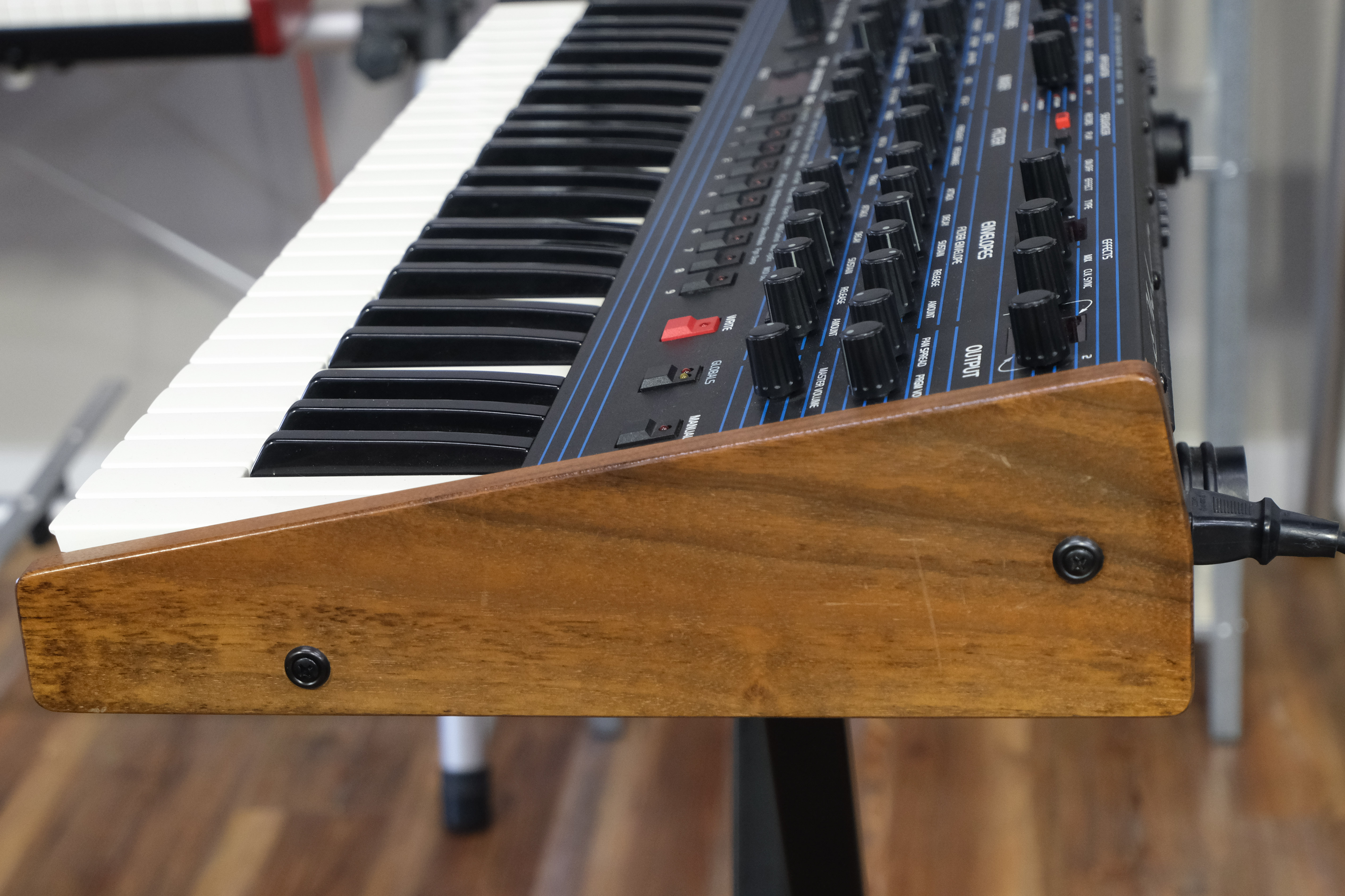 Dave Smith Instruments OB-6