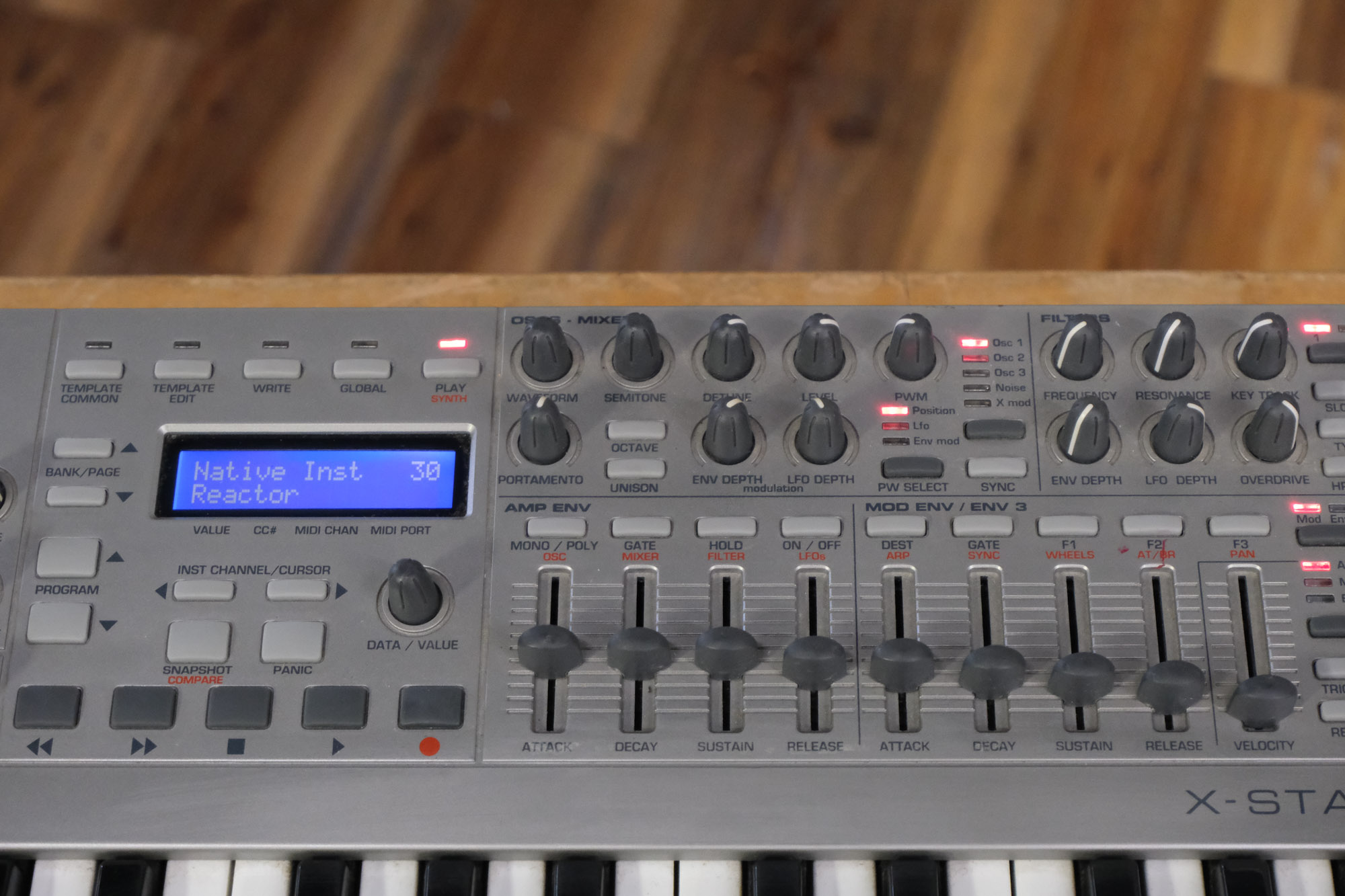 Novation X-Station 25