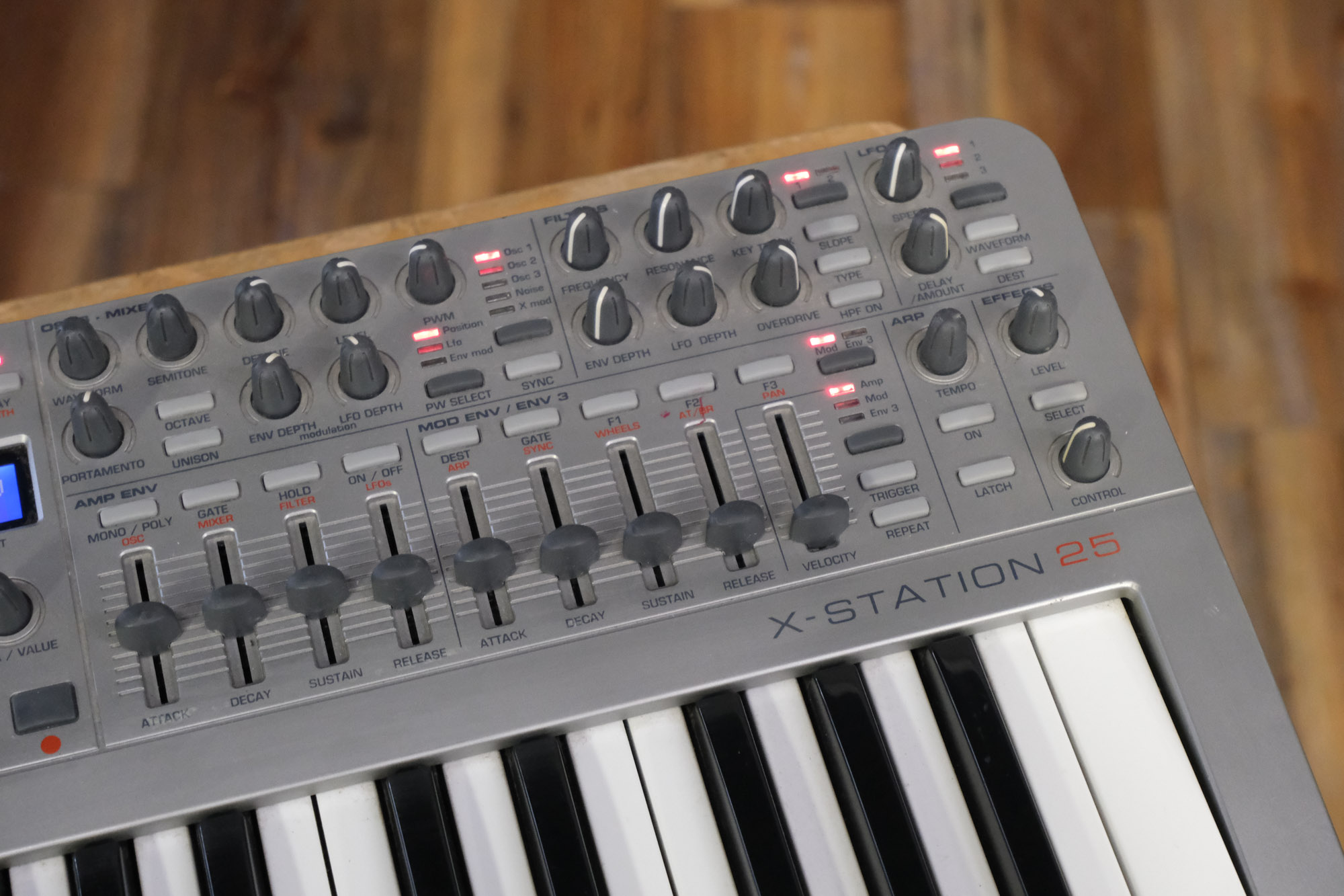 Novation X-Station 25