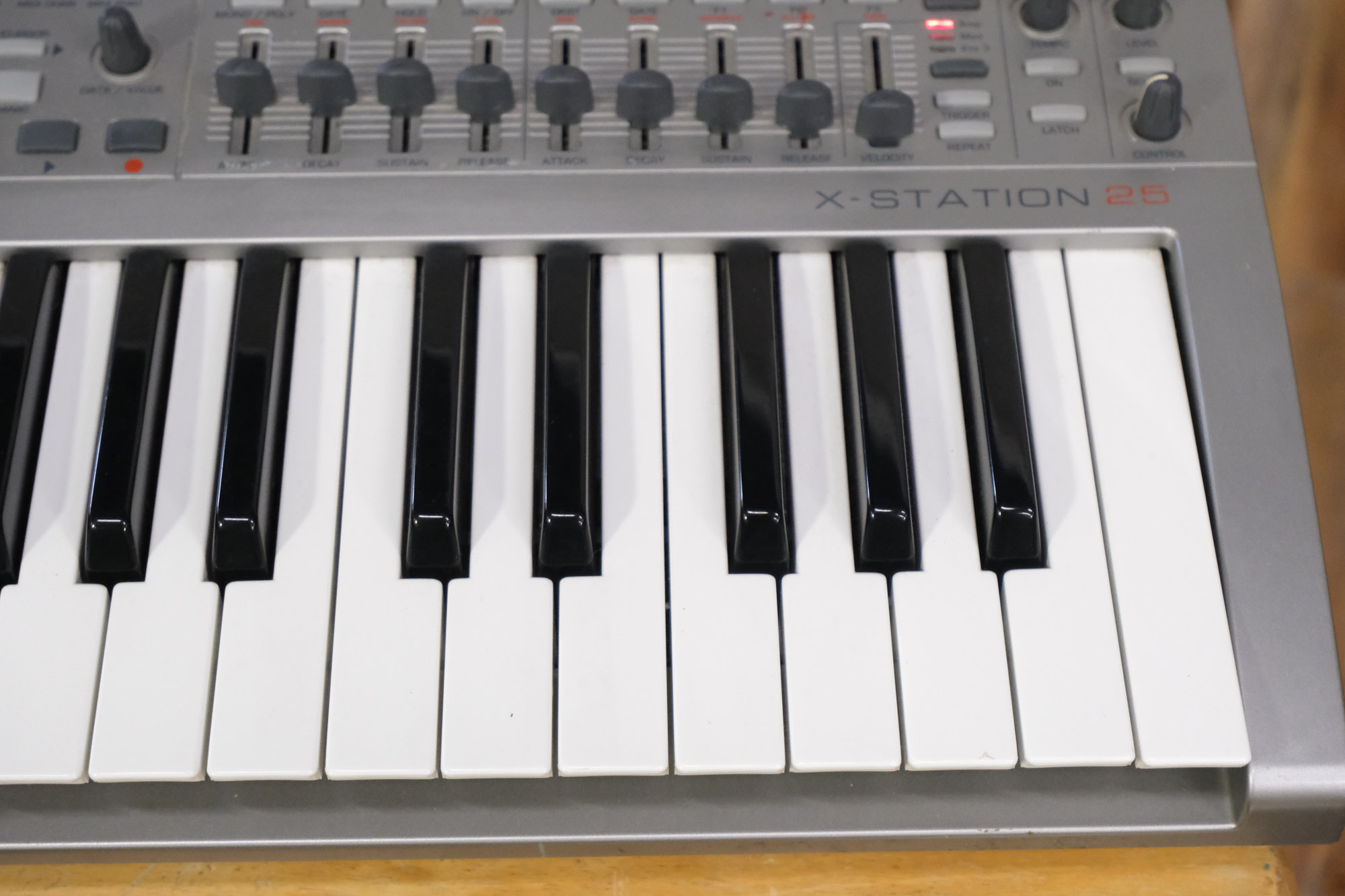 Novation X-Station 25