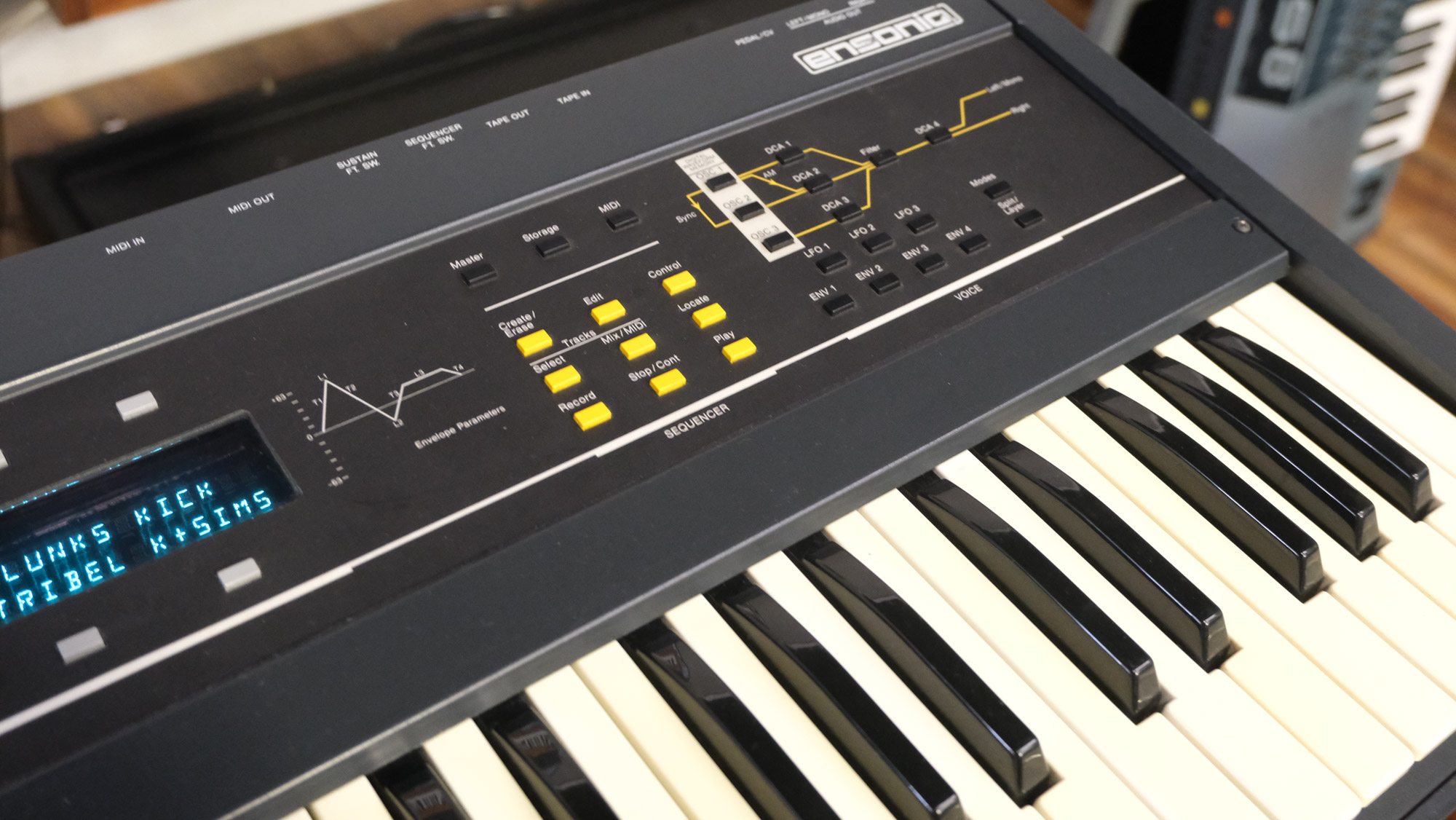 Ensoniq ESQ-1