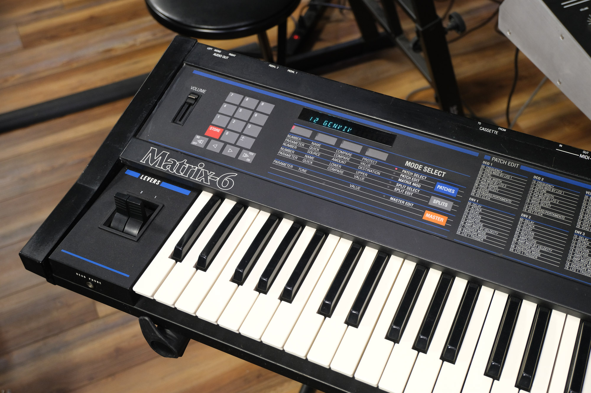 Oberheim Matrix 6