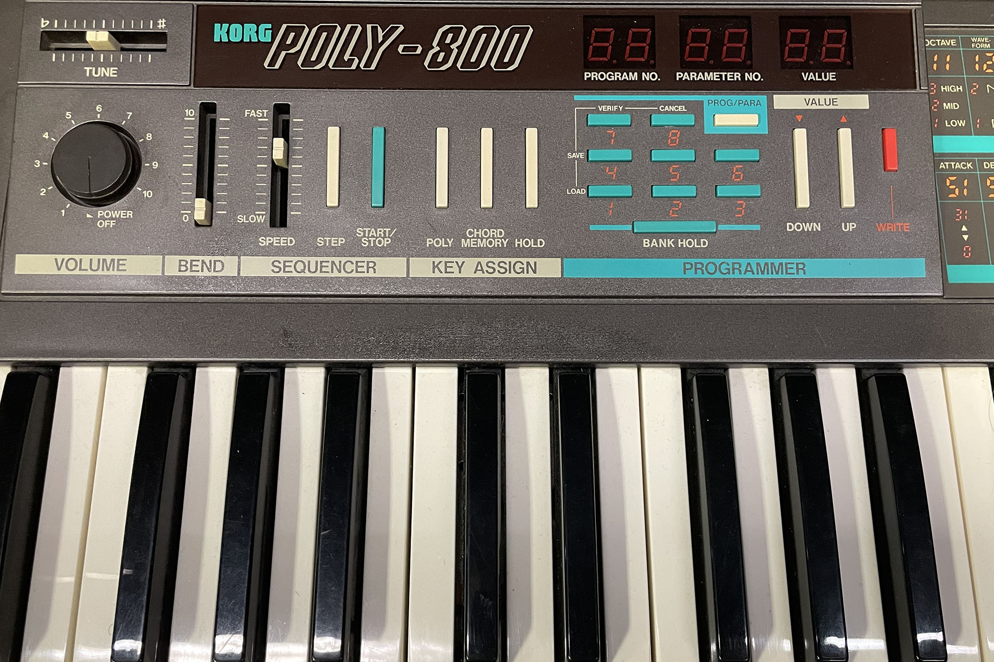 Korg Poly-800