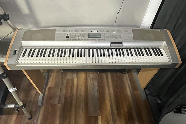 Yamaha DGX-500