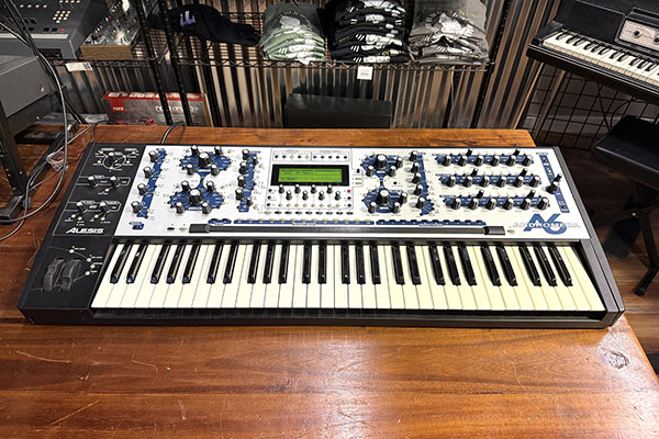 Alesis Andromeda A6