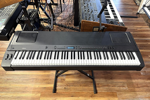 Yamaha P200 Digital Piano