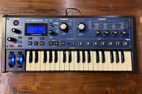 Novation MiniNova
