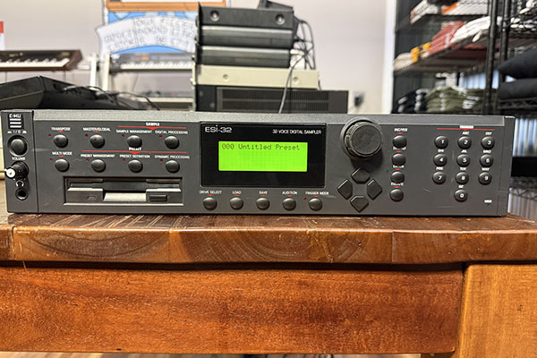 E-MU ESI-32 Rack Sampler