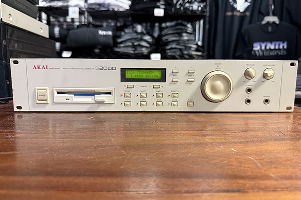 Akai S2000 