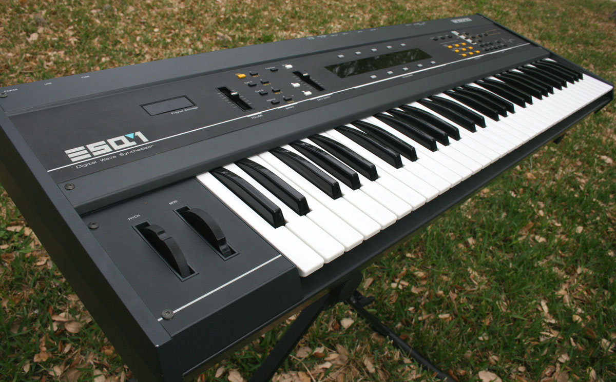 Ensoniq ESQ-1 (metal-case) photo gallery - Syntaur