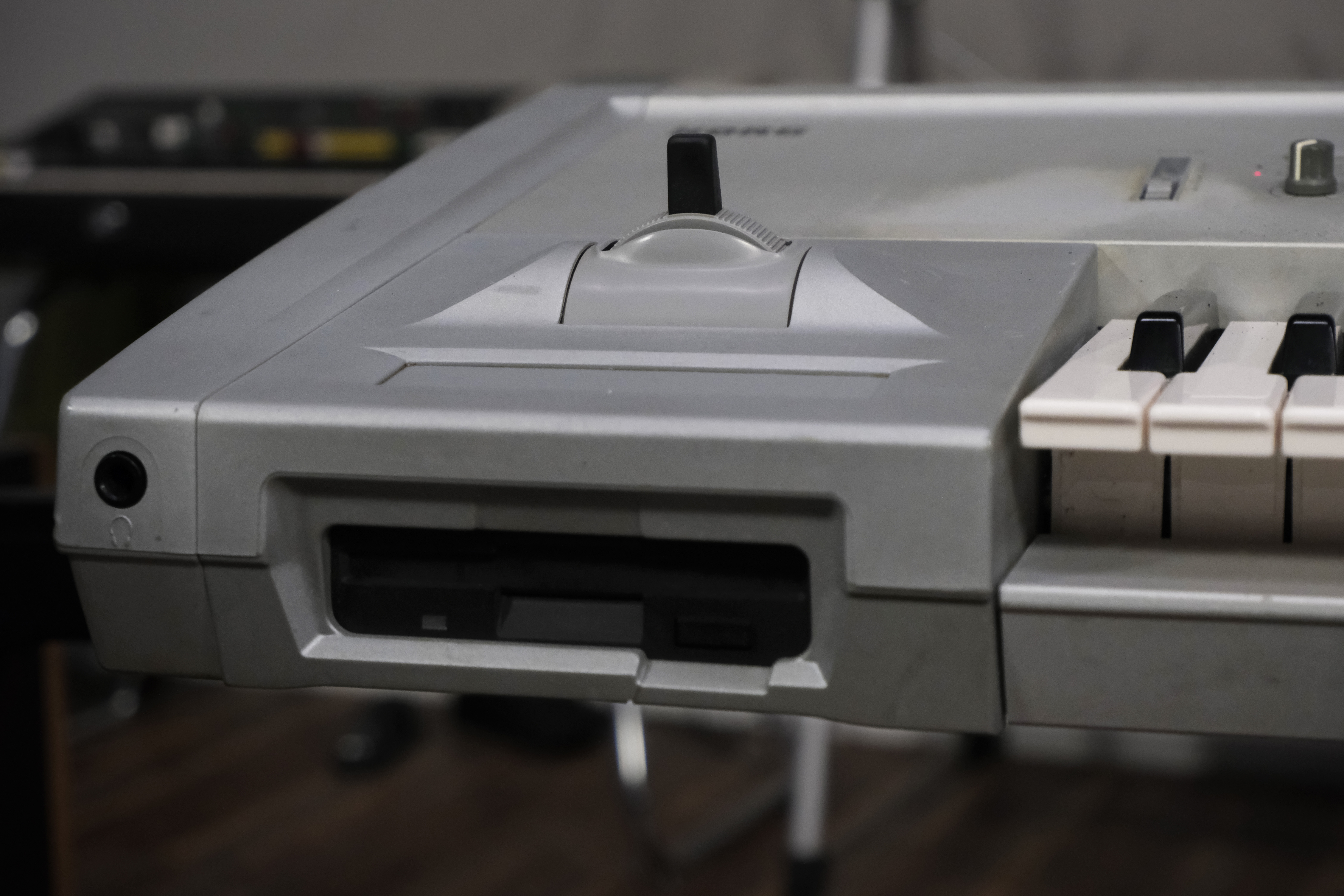 Korg Triton (61-key Classic) photo gallery - Syntaur