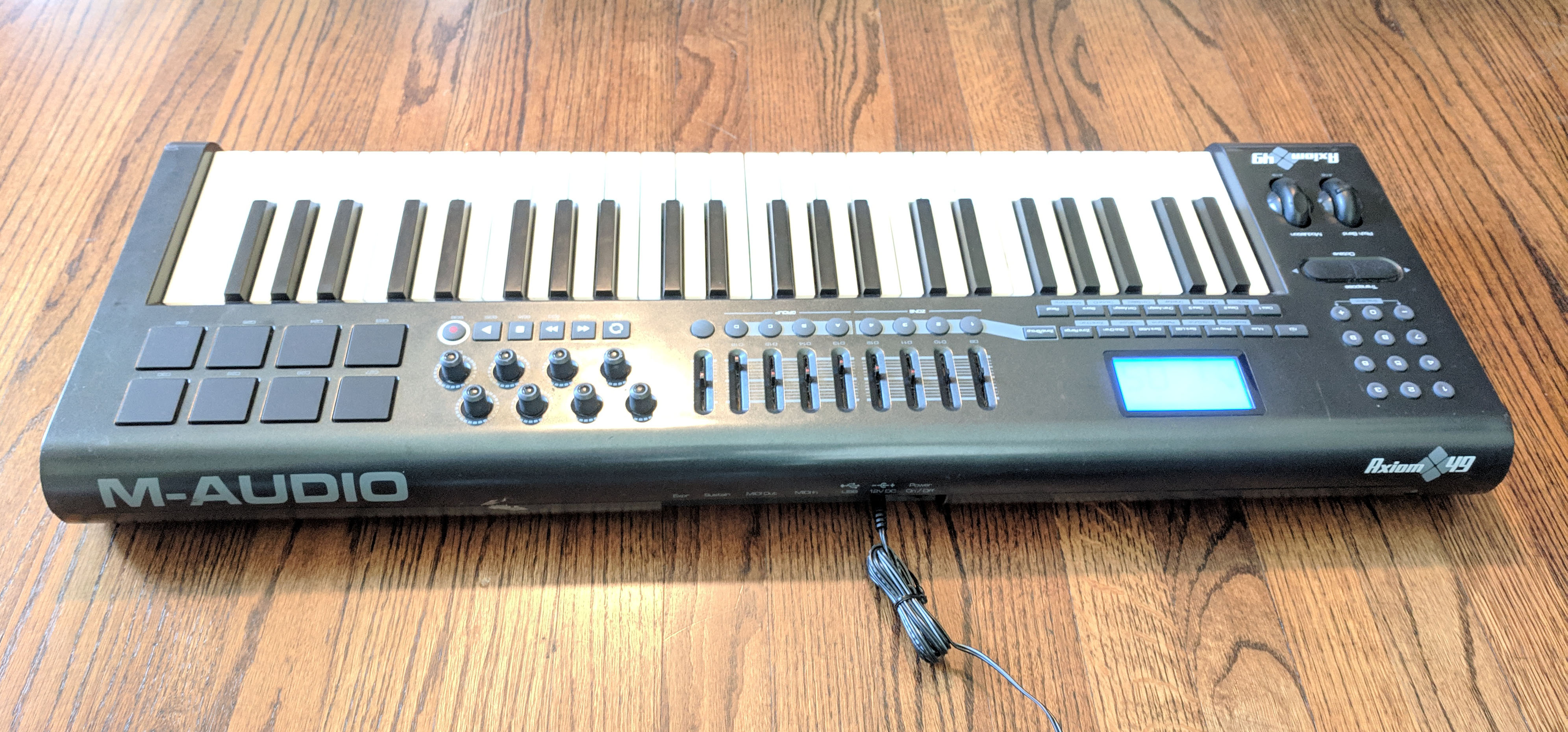 M-Audio Axiom 49 photo gallery - Syntaur