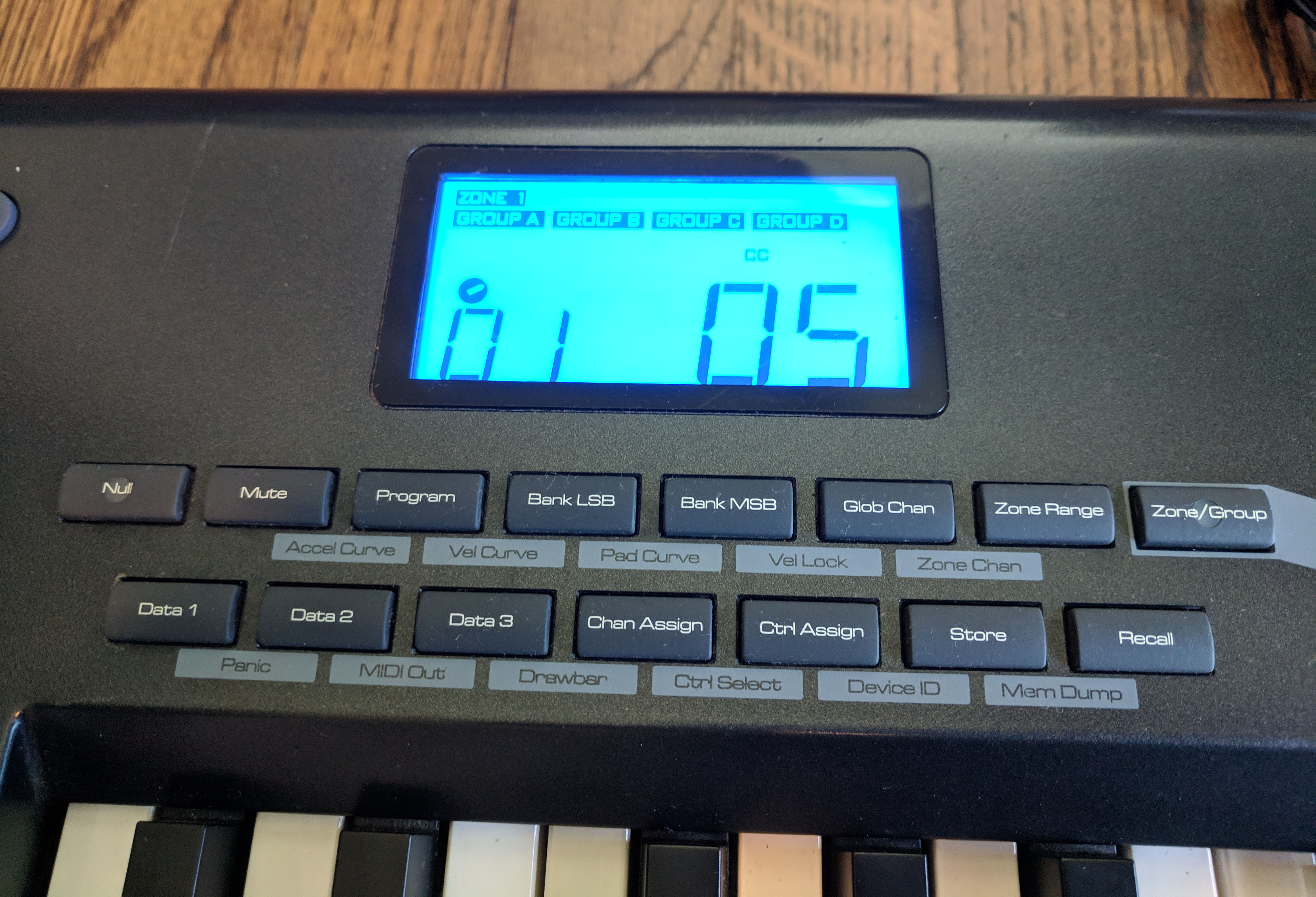 M-Audio Axiom 49 photo gallery - Syntaur