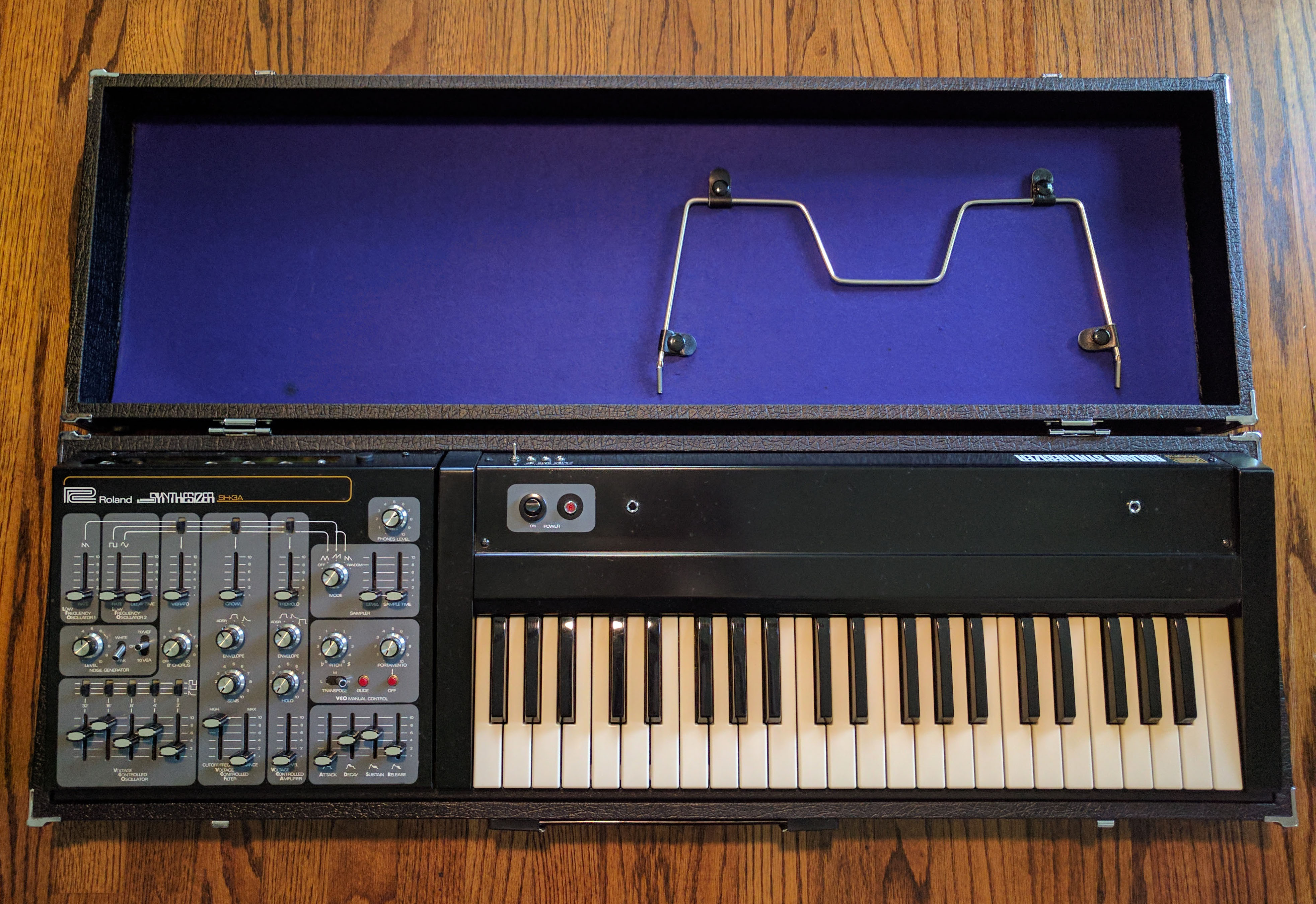 Roland SH-3, SH-3A photo gallery - Syntaur