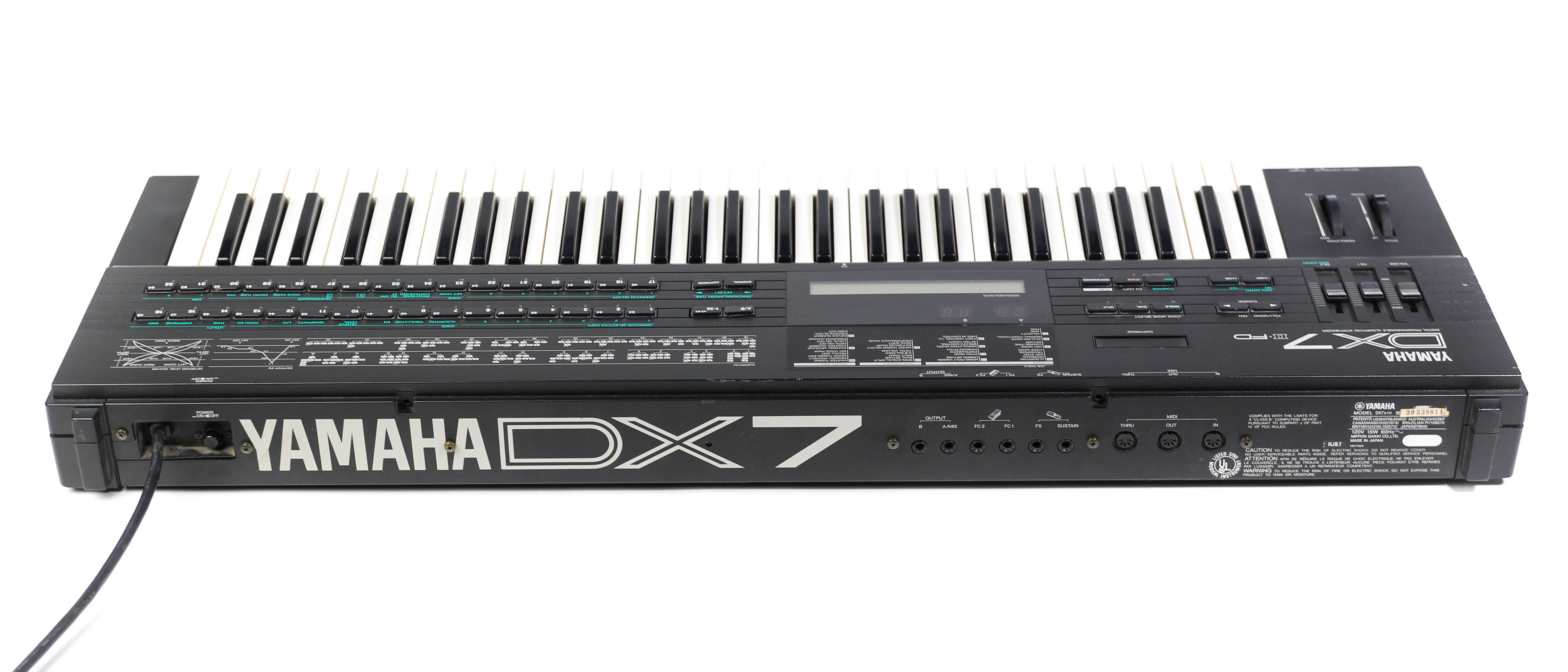Yamaha DX7 II, DX7 IIfd photo gallery - Syntaur