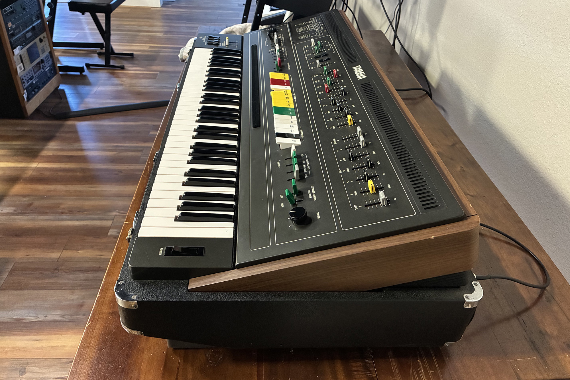 Yamaha CS-60 — view 3