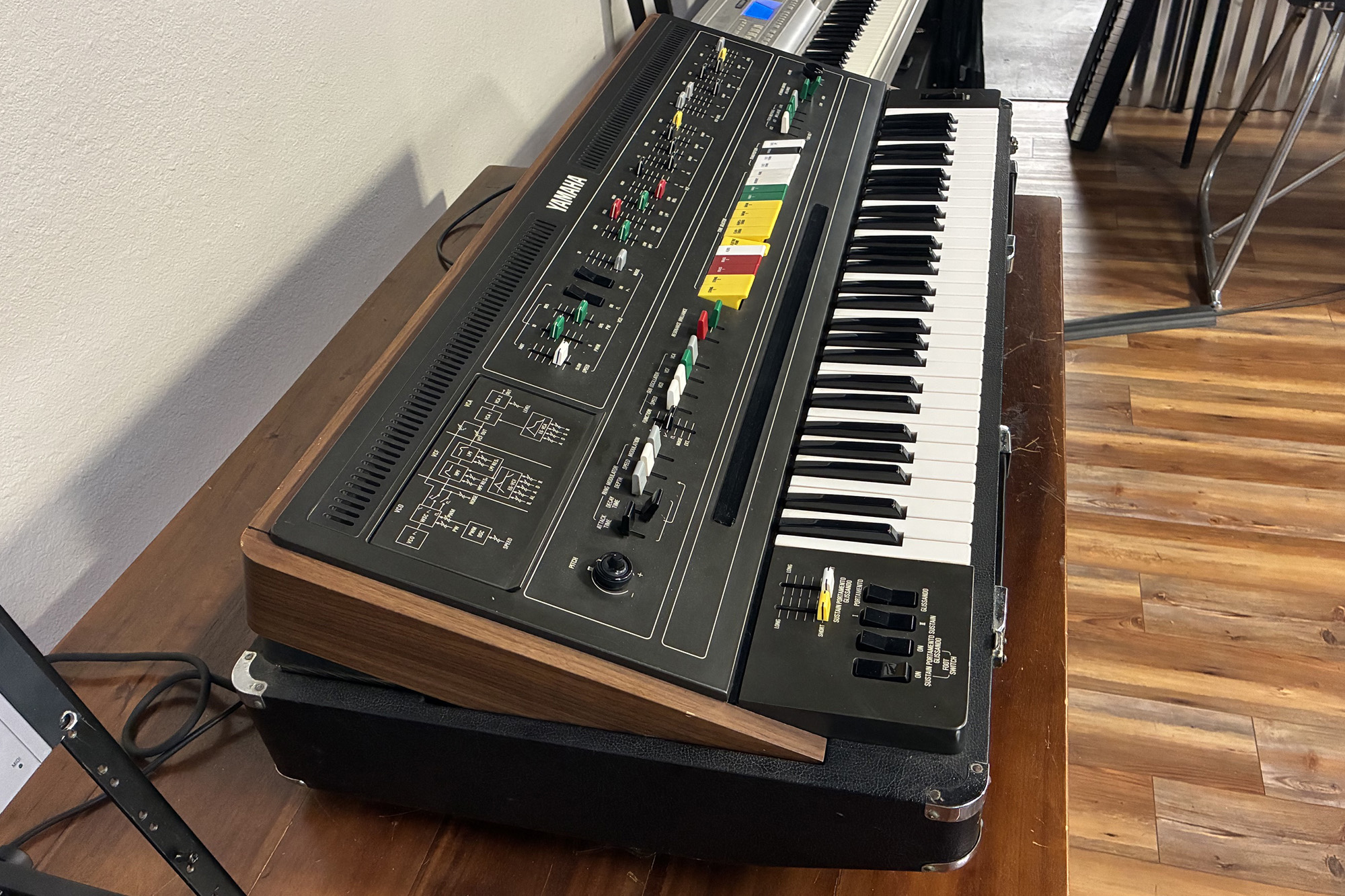 Yamaha CS-60 — view 2