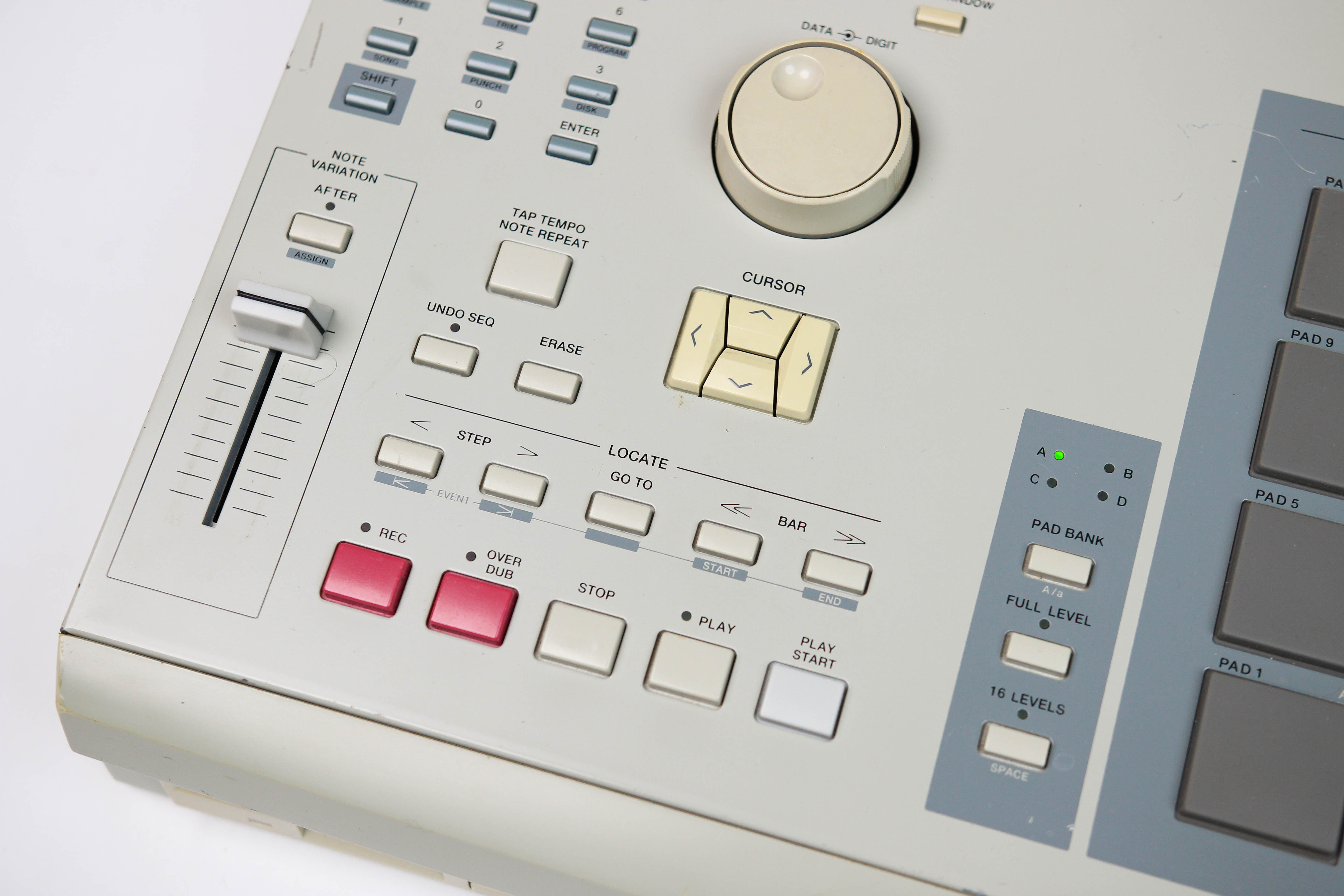Akai MPC2000