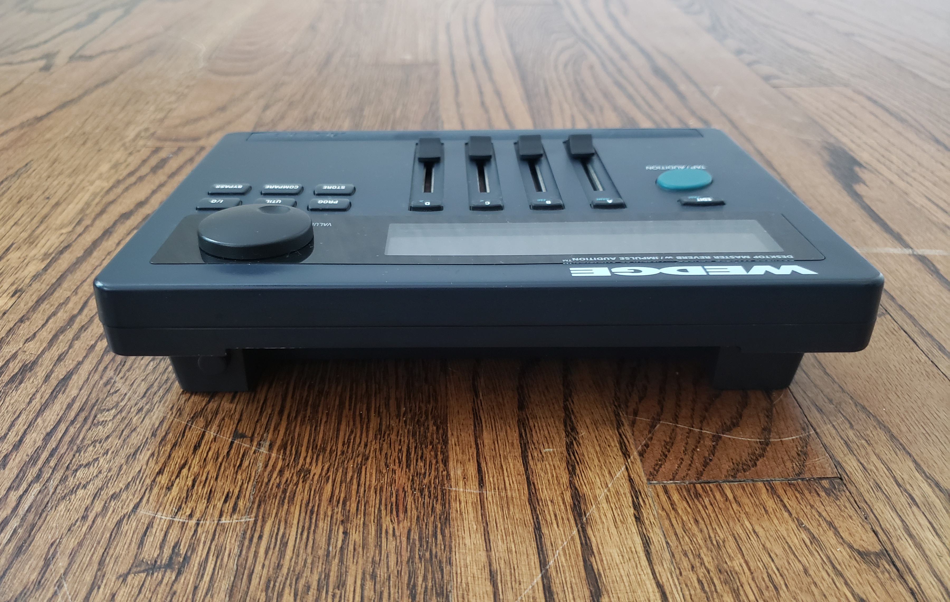 Alesis Wedge