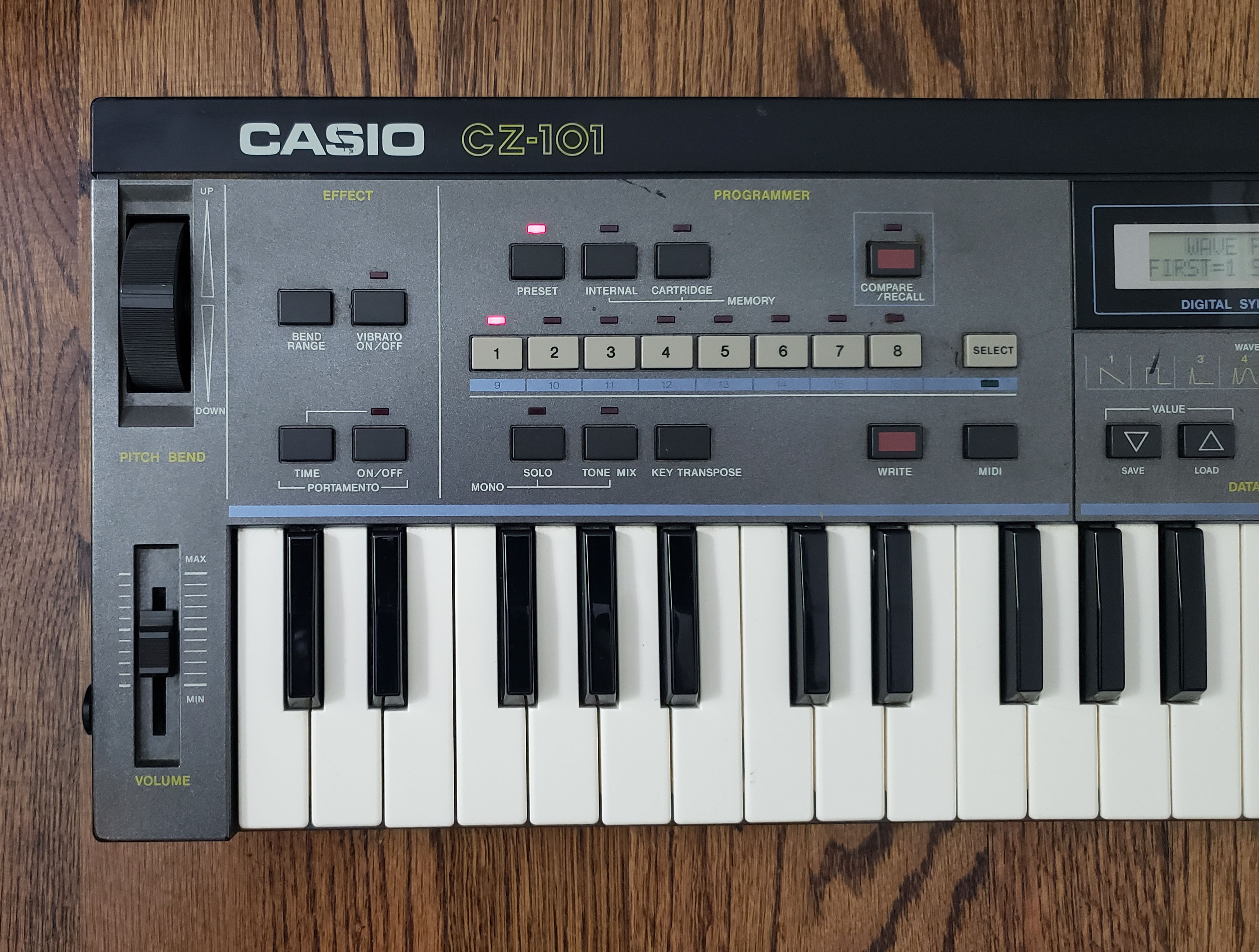 Casio CZ-101 — view 2