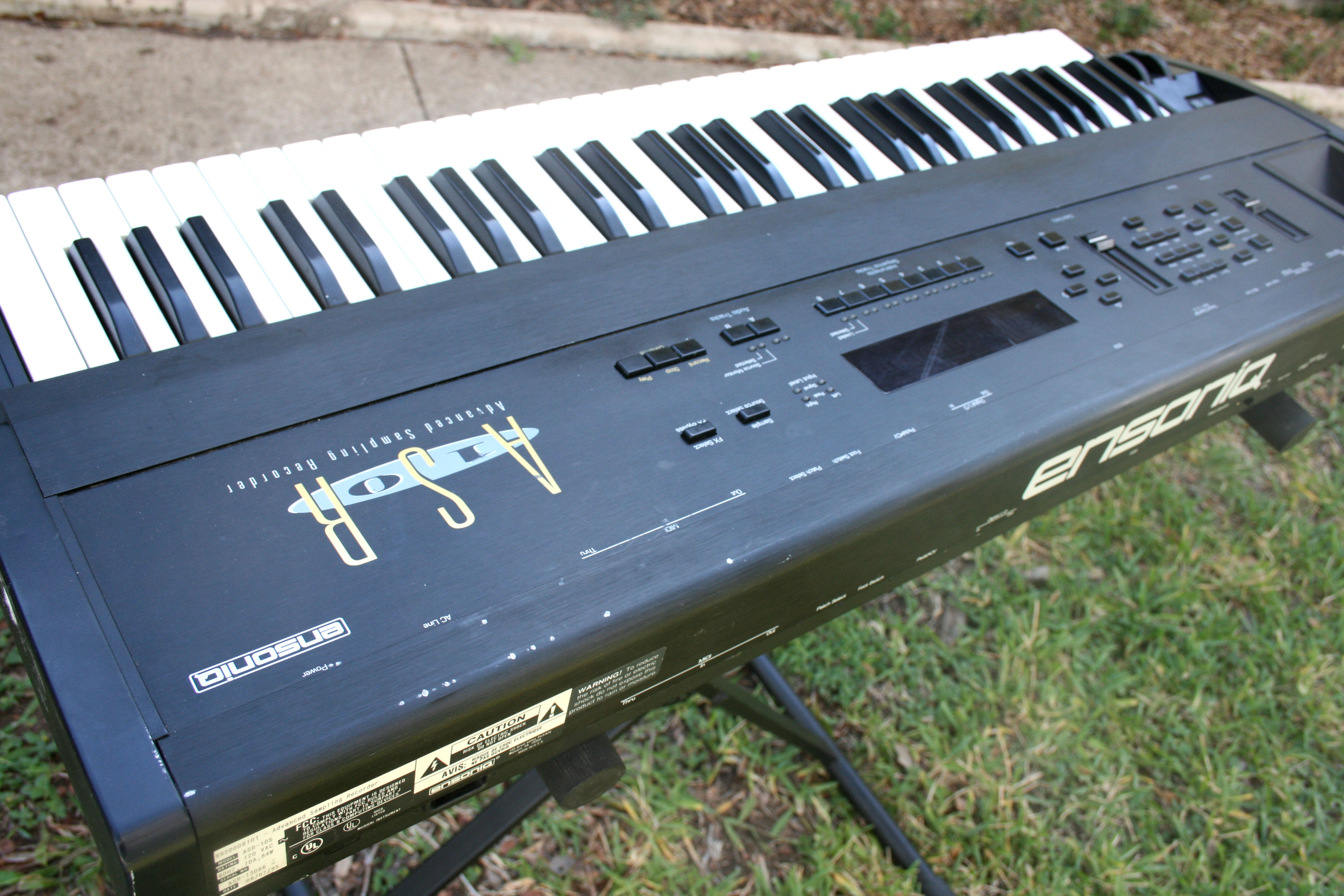 Ensoniq ASR-10 keyboard — view 7