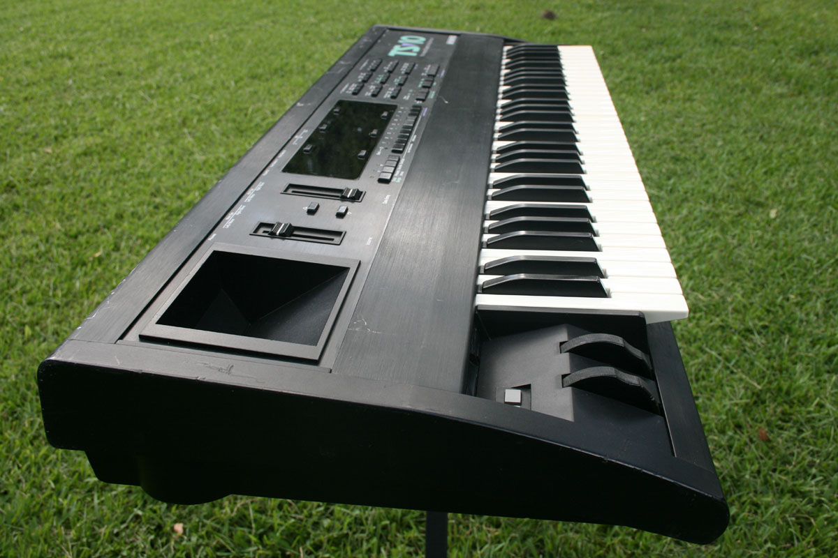 Ensoniq TS-10 — view 2