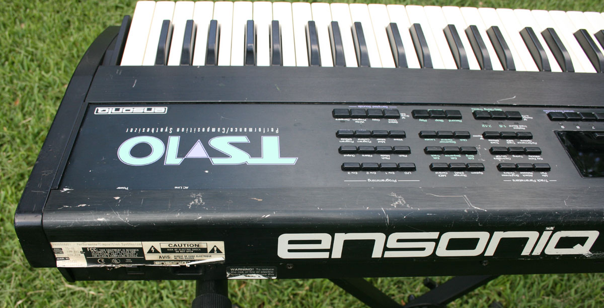 Ensoniq TS-10 — view 3