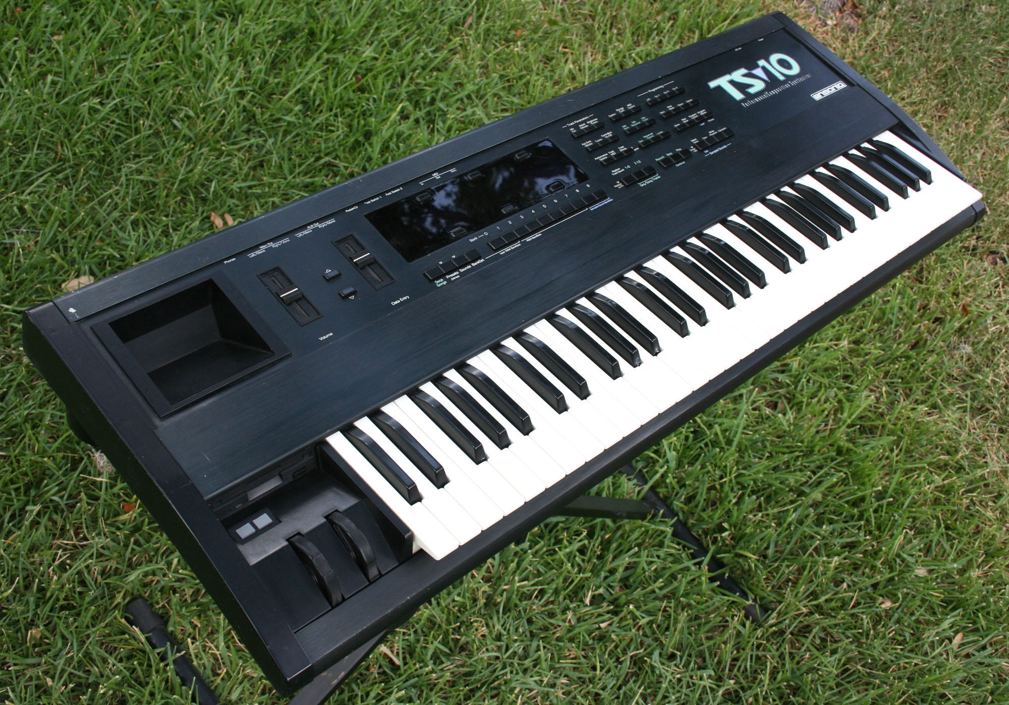 Ensoniq TS-10 — view 6