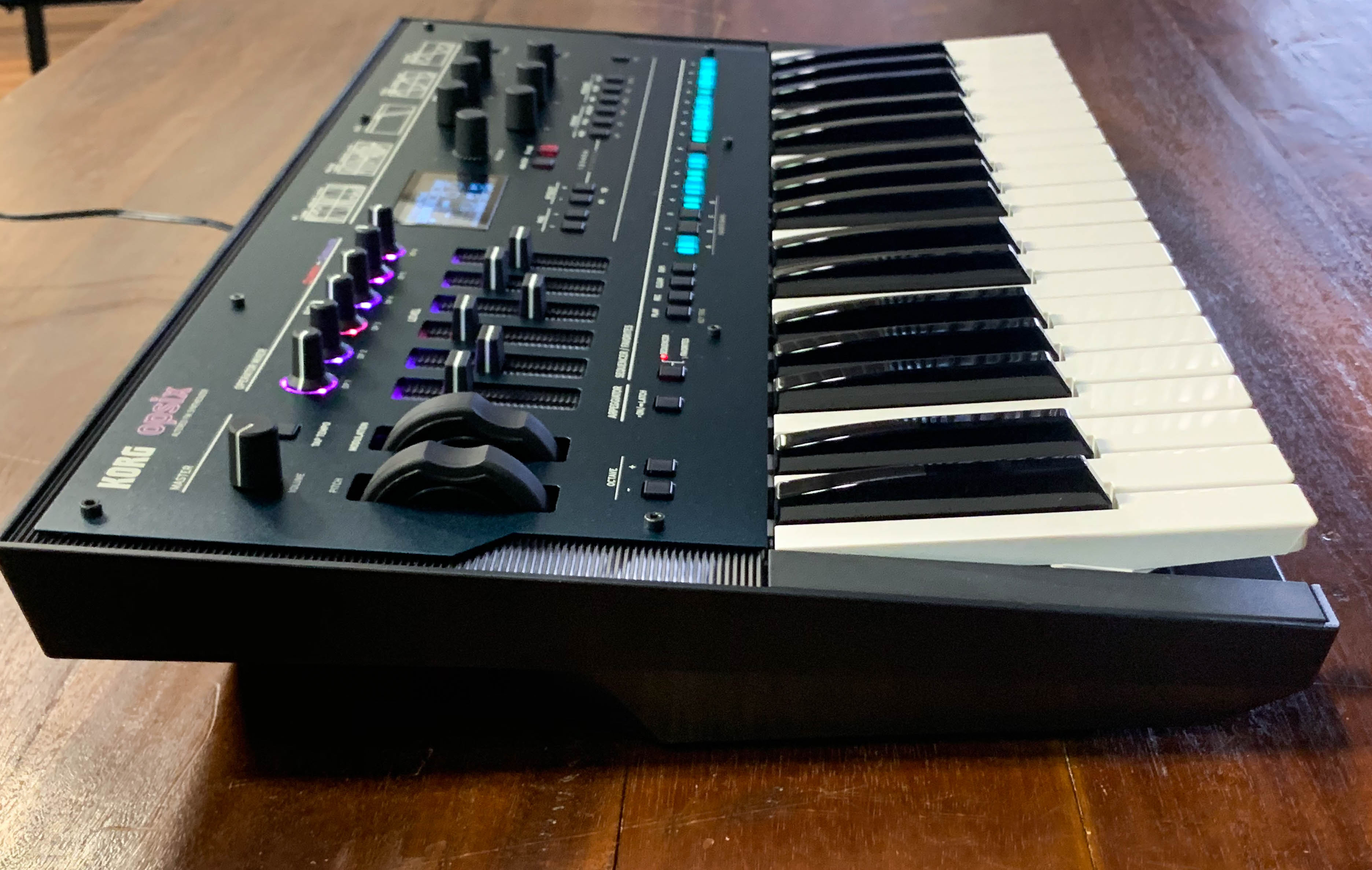 Korg OpSix — view 4