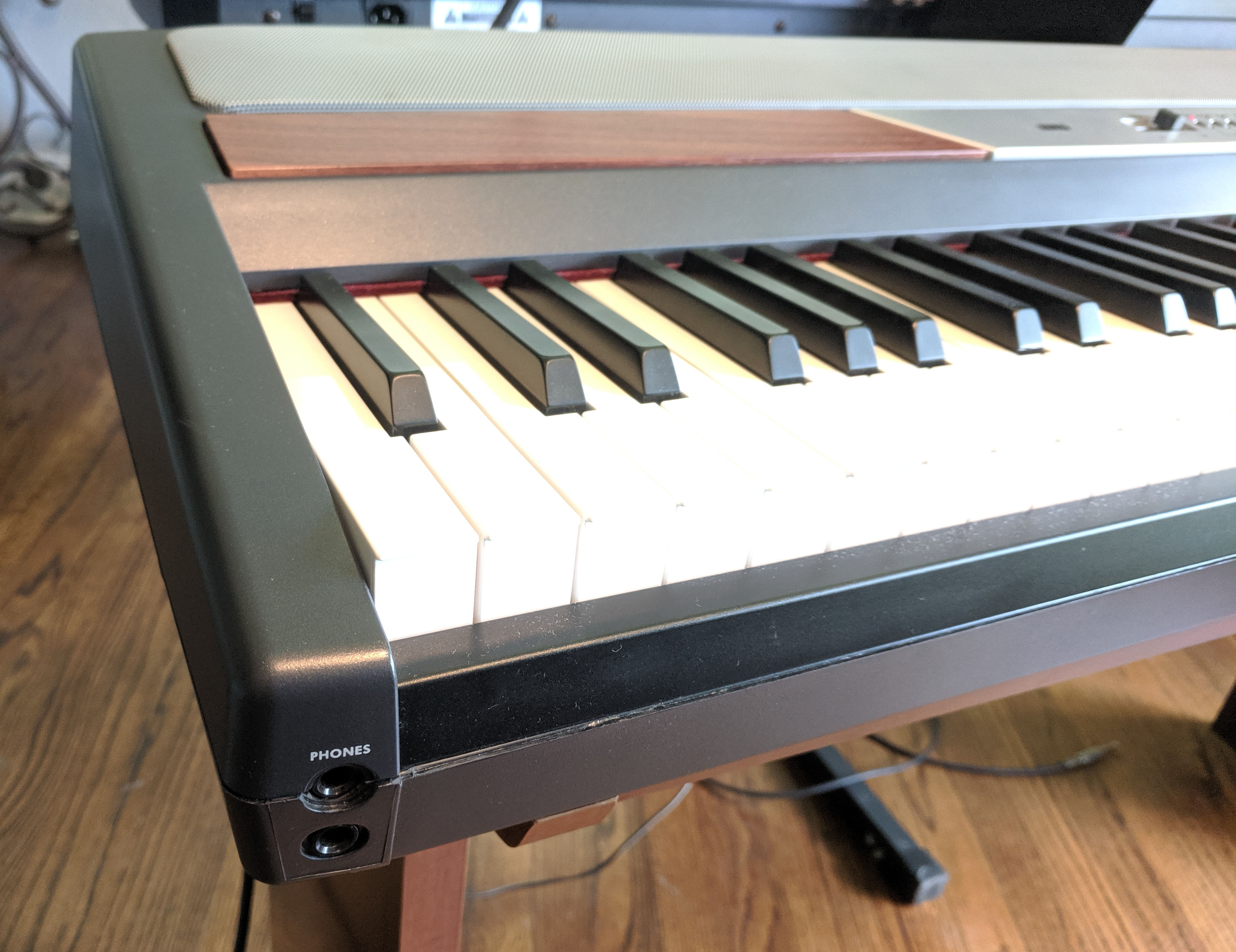 Korg SP250 — view 3