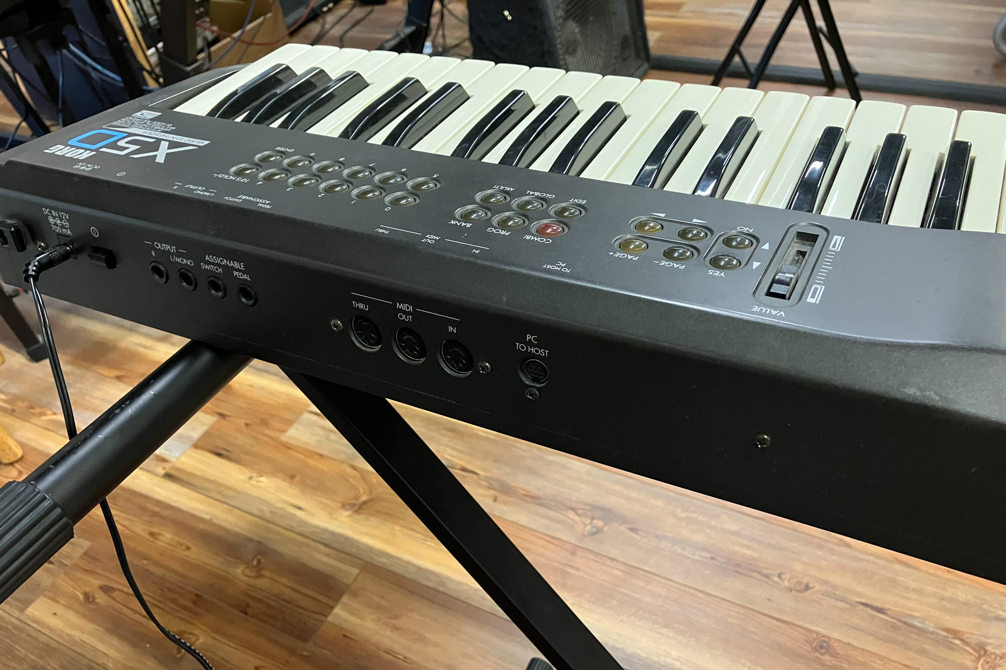 Korg X5D — view 5