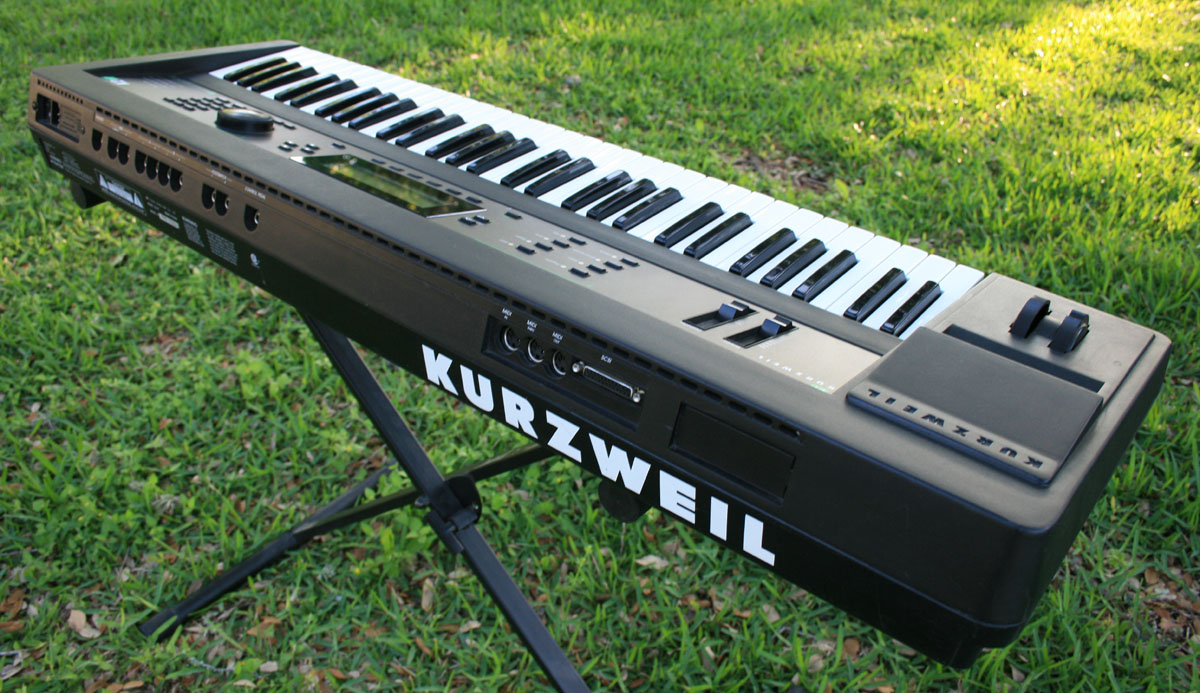 Kurzweil K2000 — view 3