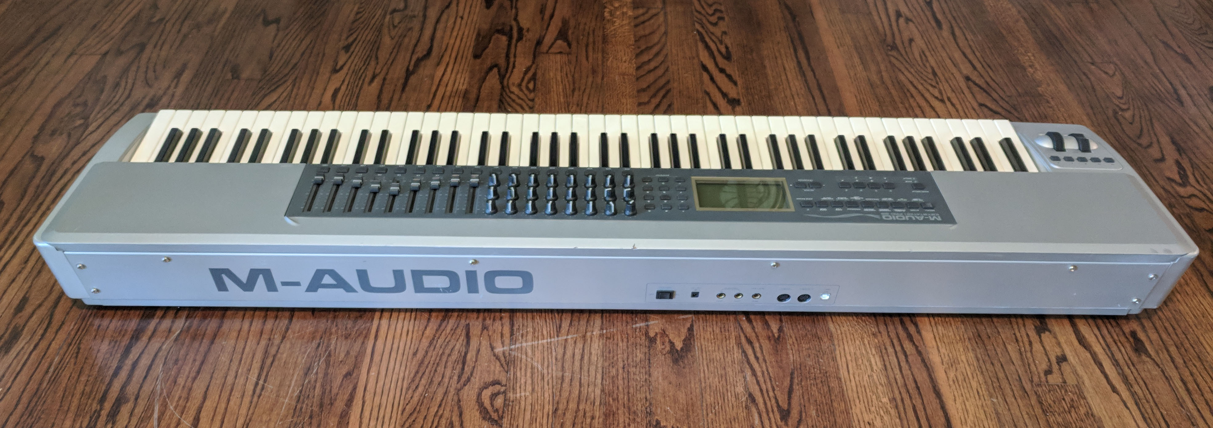 M-Audio KeyStation Pro 88 — view 2