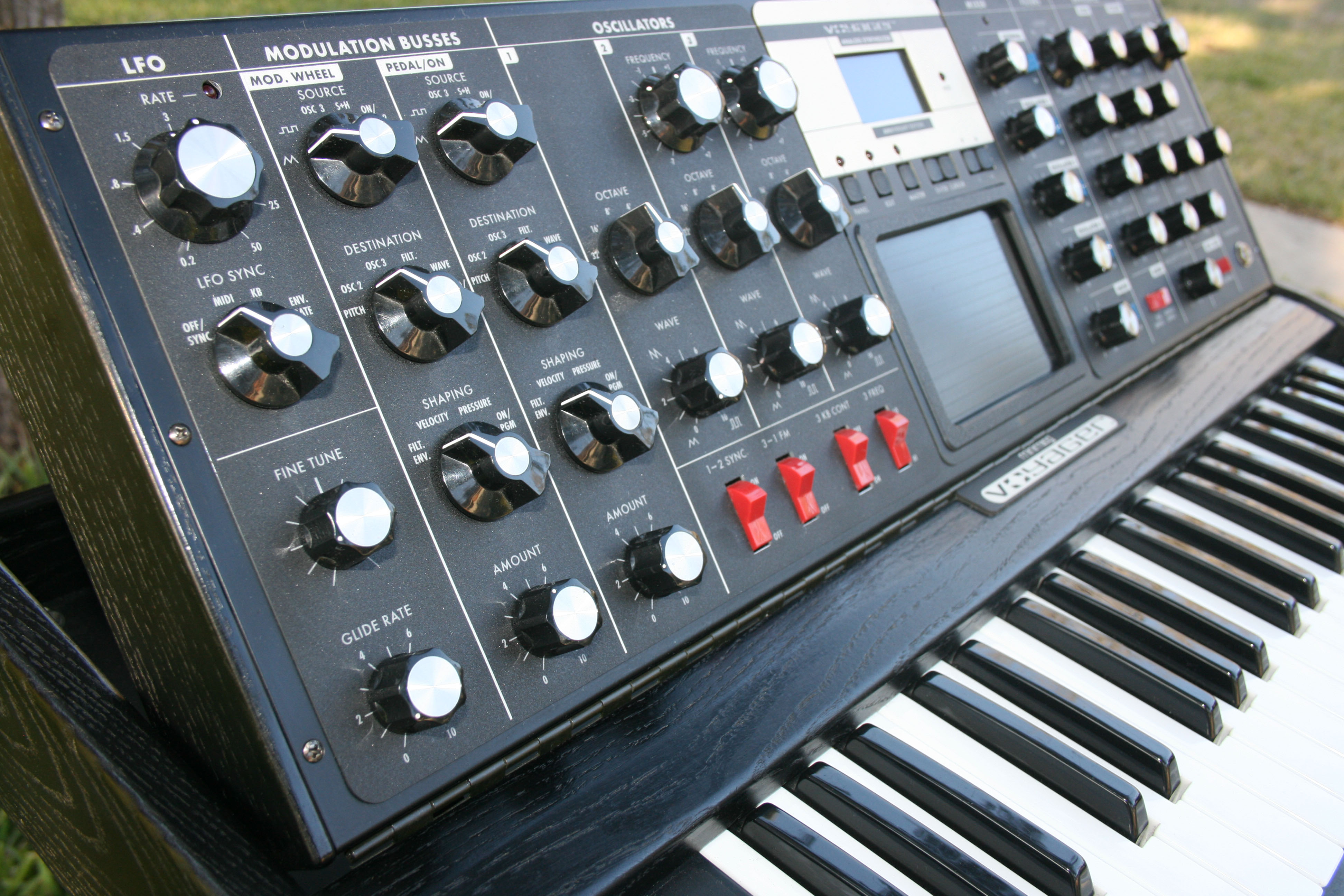 Moog Minimoog Voyager — view 3