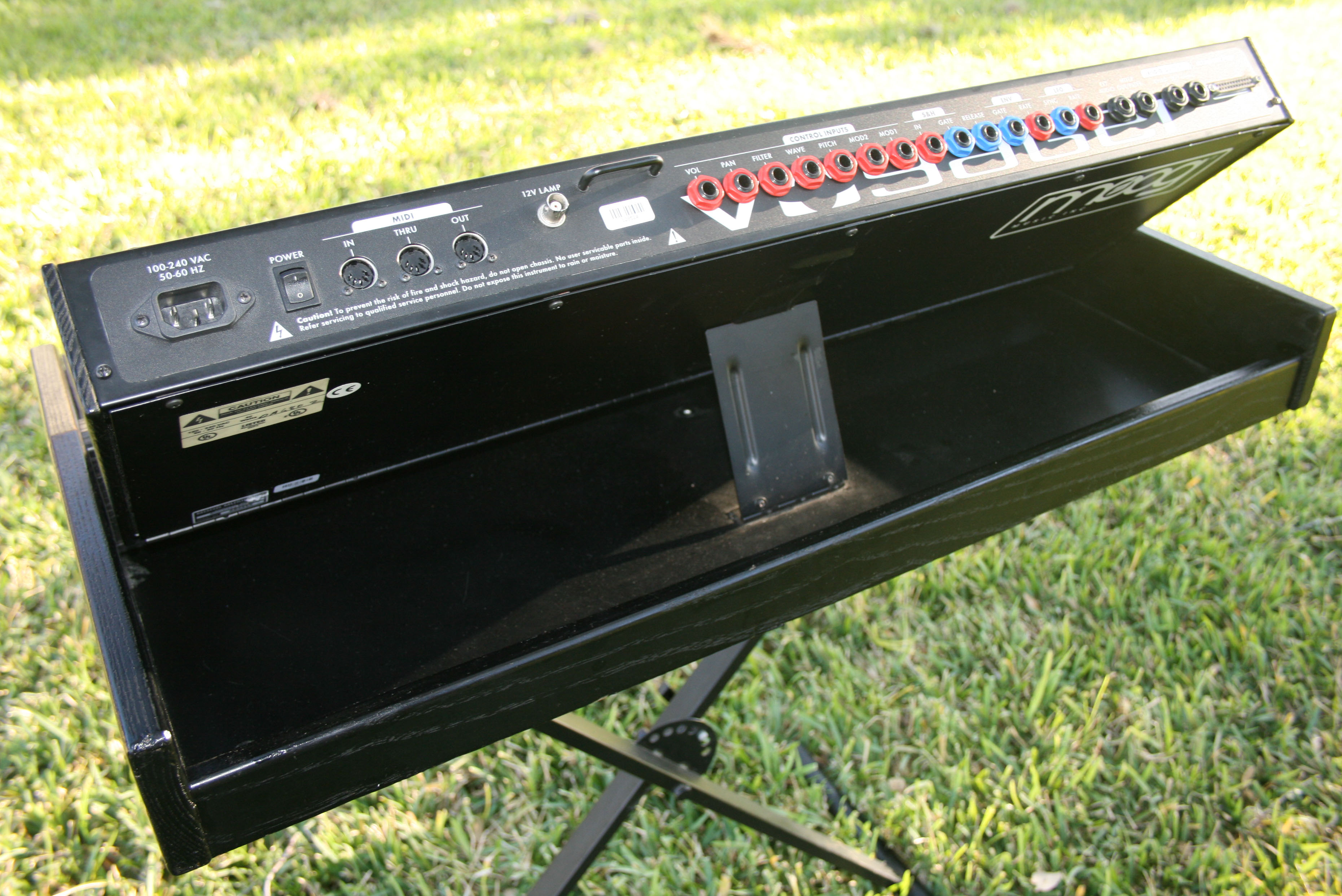 Moog Minimoog Voyager — view 5