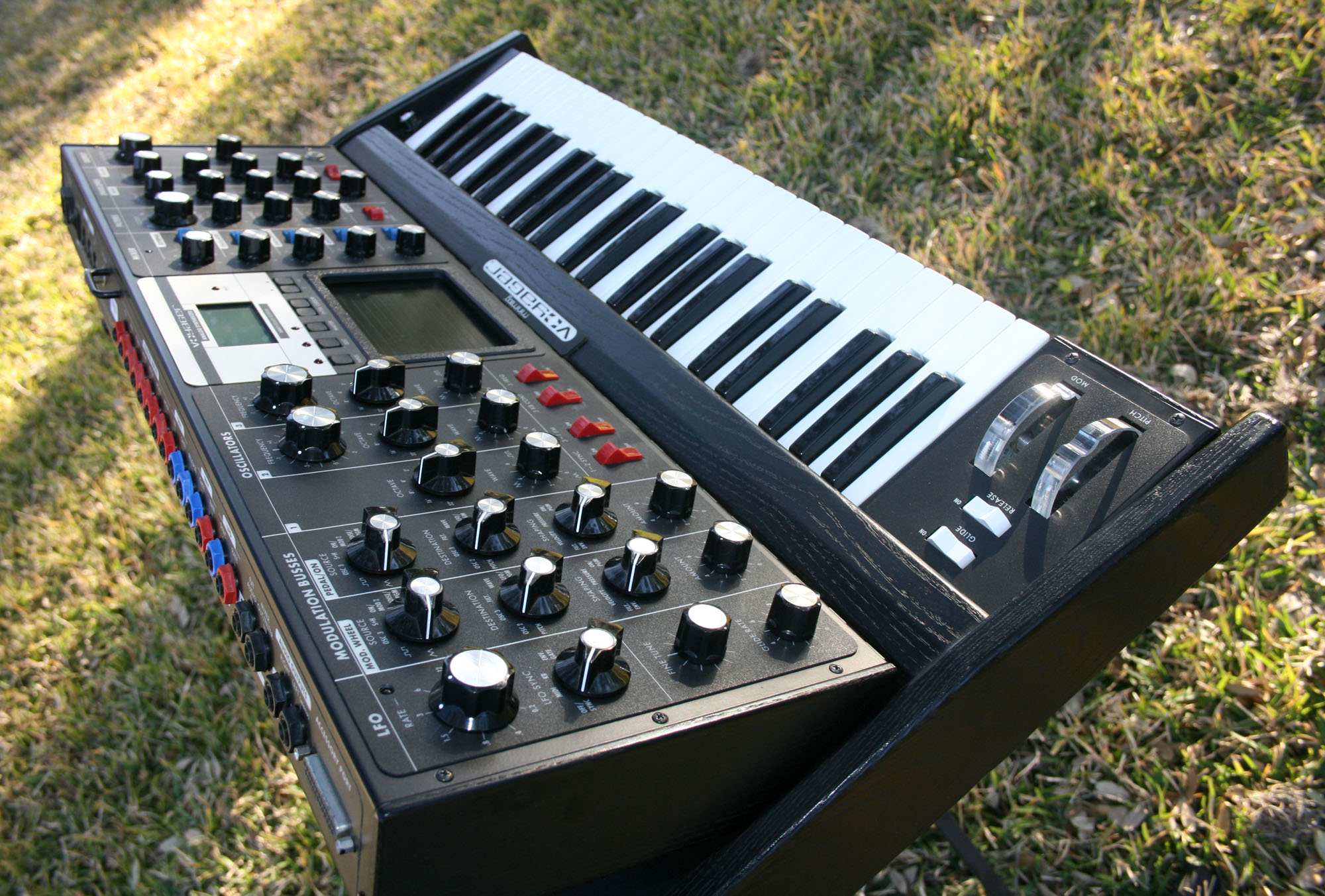 Moog Minimoog Voyager — view 12